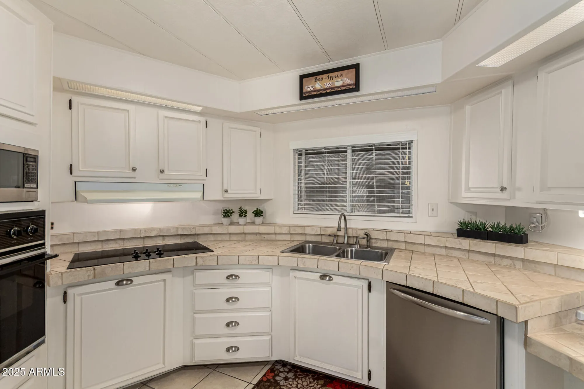 Property Slideshow image 10 of 36 | 5221 e mills ct, Mesa, AZ, 85215