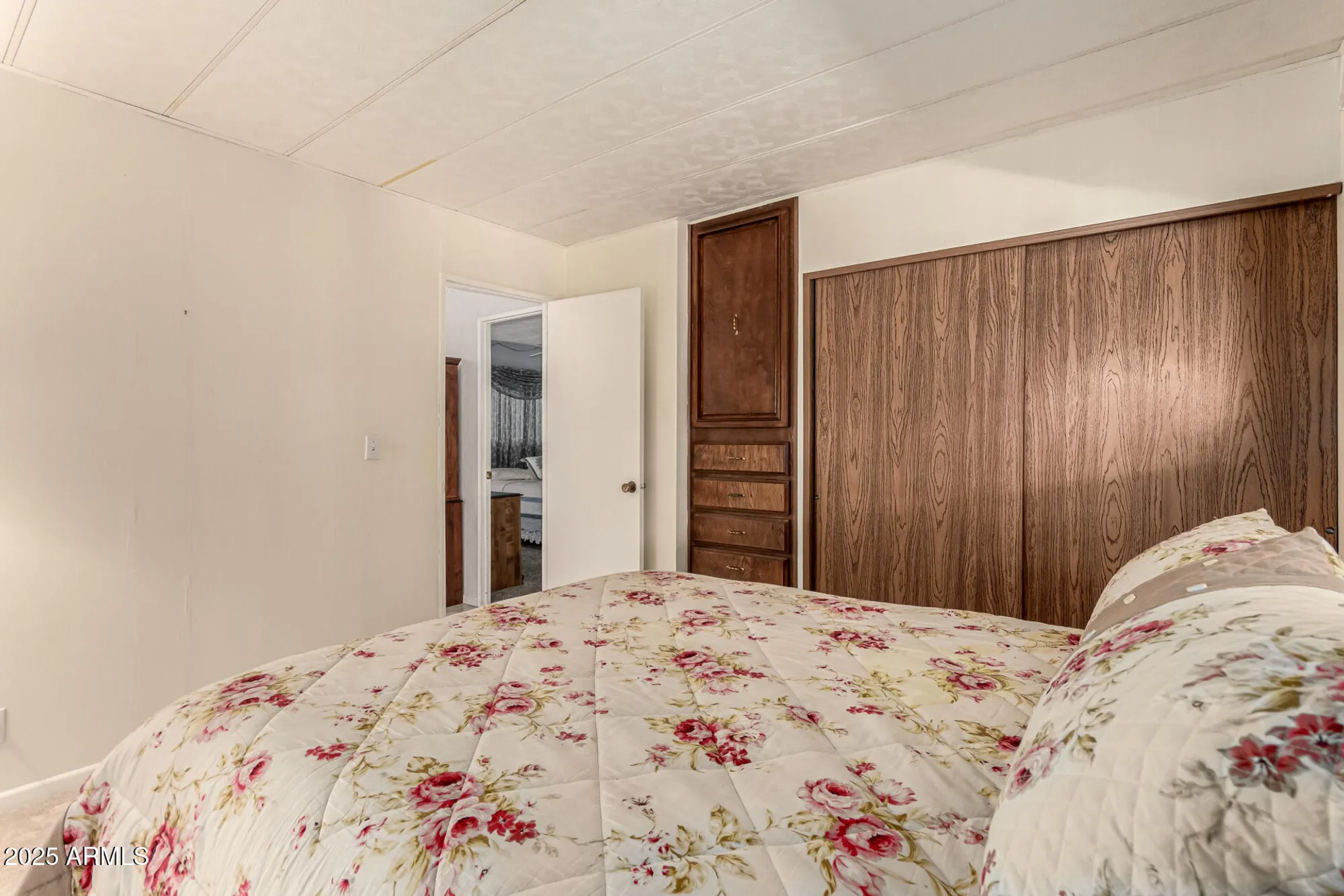 Property Slideshow image 18 of 36 | 5221 e mills ct, Mesa, AZ, 85215