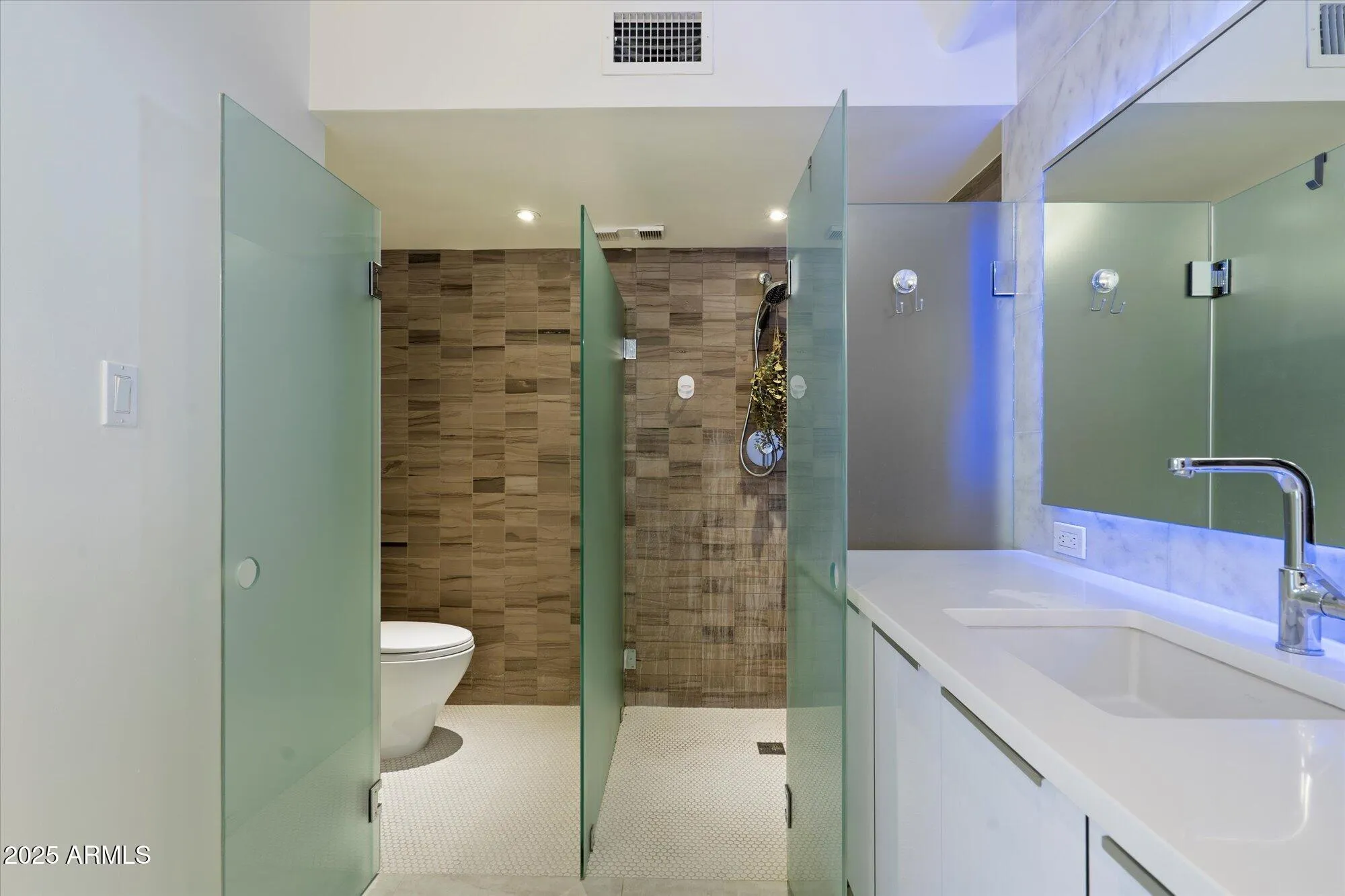 Property Slideshow image 15 of 29 | 7840 e camelback rd unit 111, Scottsdale, AZ, 85251