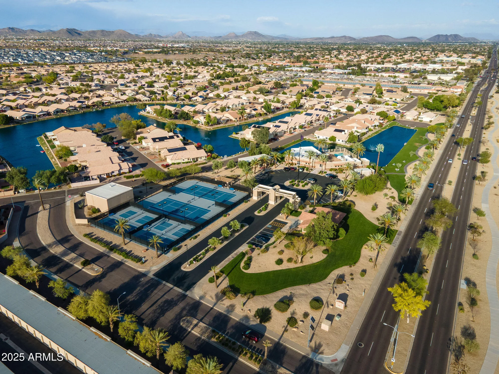 Property Slideshow image 18 of 27 | 10344 w burnett rd, Peoria, AZ, 85382