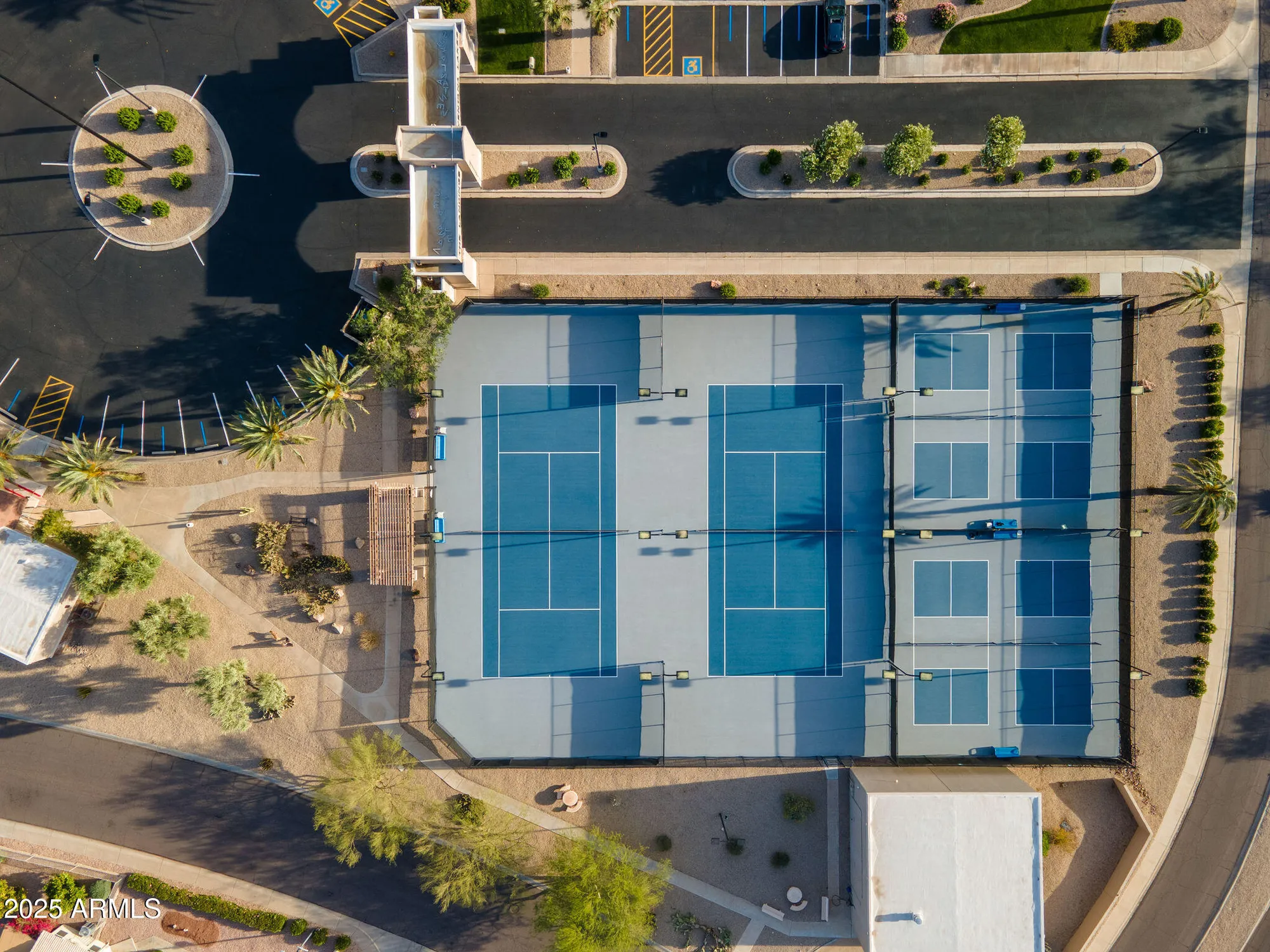 Property Slideshow image 19 of 27 | 10344 w burnett rd, Peoria, AZ, 85382