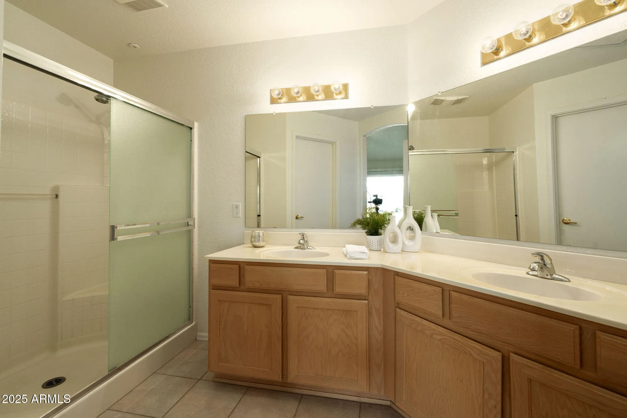 Property Slideshow image 12 of 27 | 10344 w burnett rd, Peoria, AZ, 85382