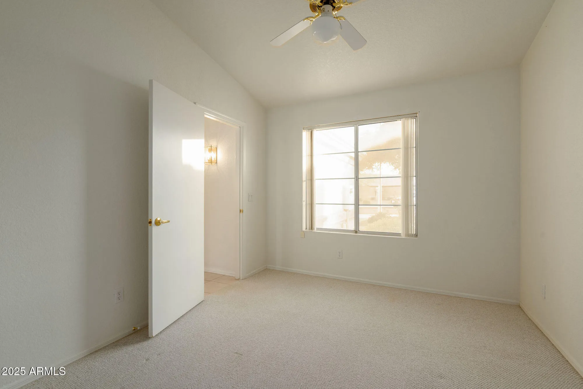 Property Slideshow image 14 of 27 | 10344 w burnett rd, Peoria, AZ, 85382