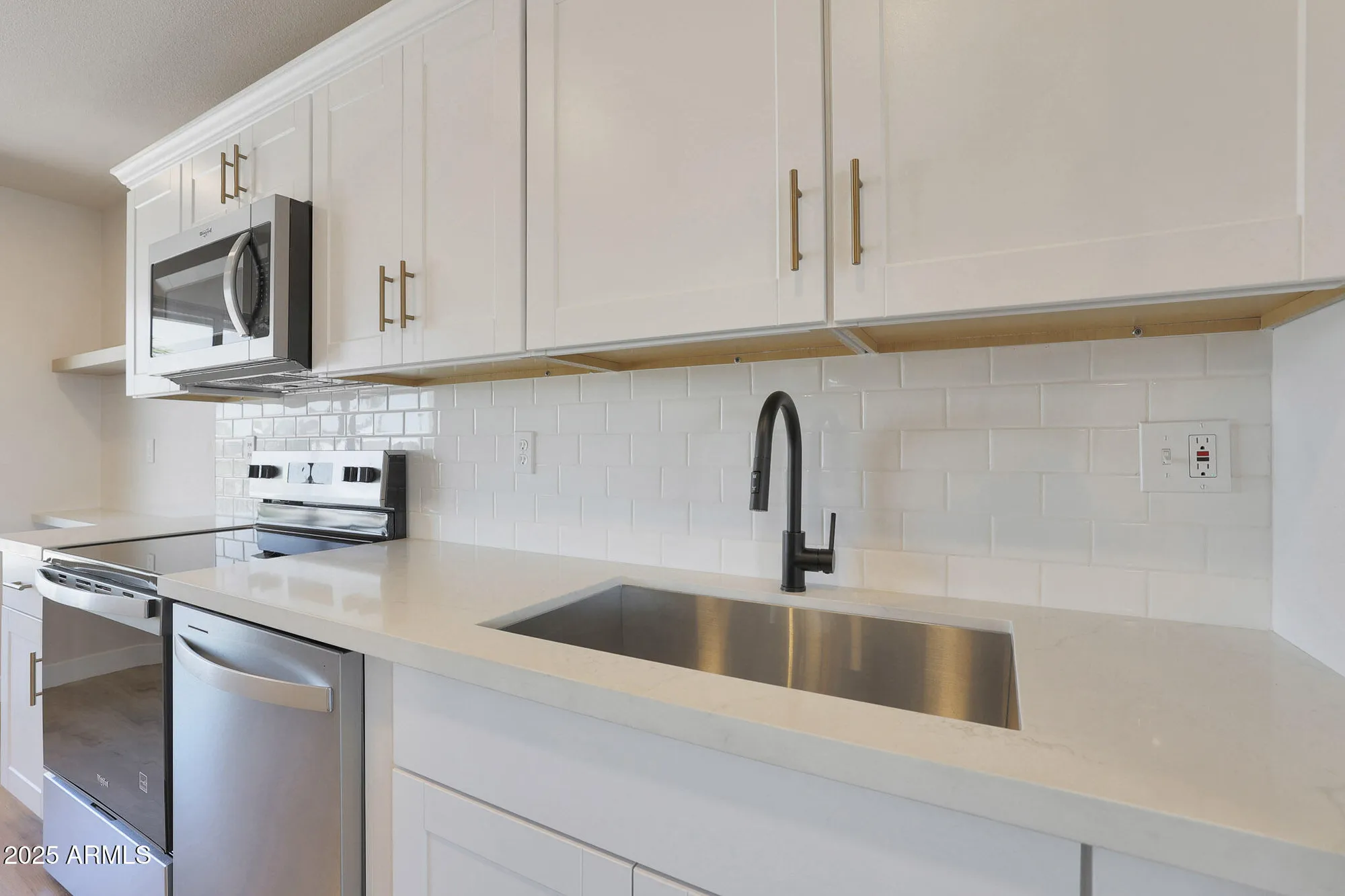 Property Slideshow image 10 of 42 | 16801 n pine valley dr, Sun City, AZ, 85351