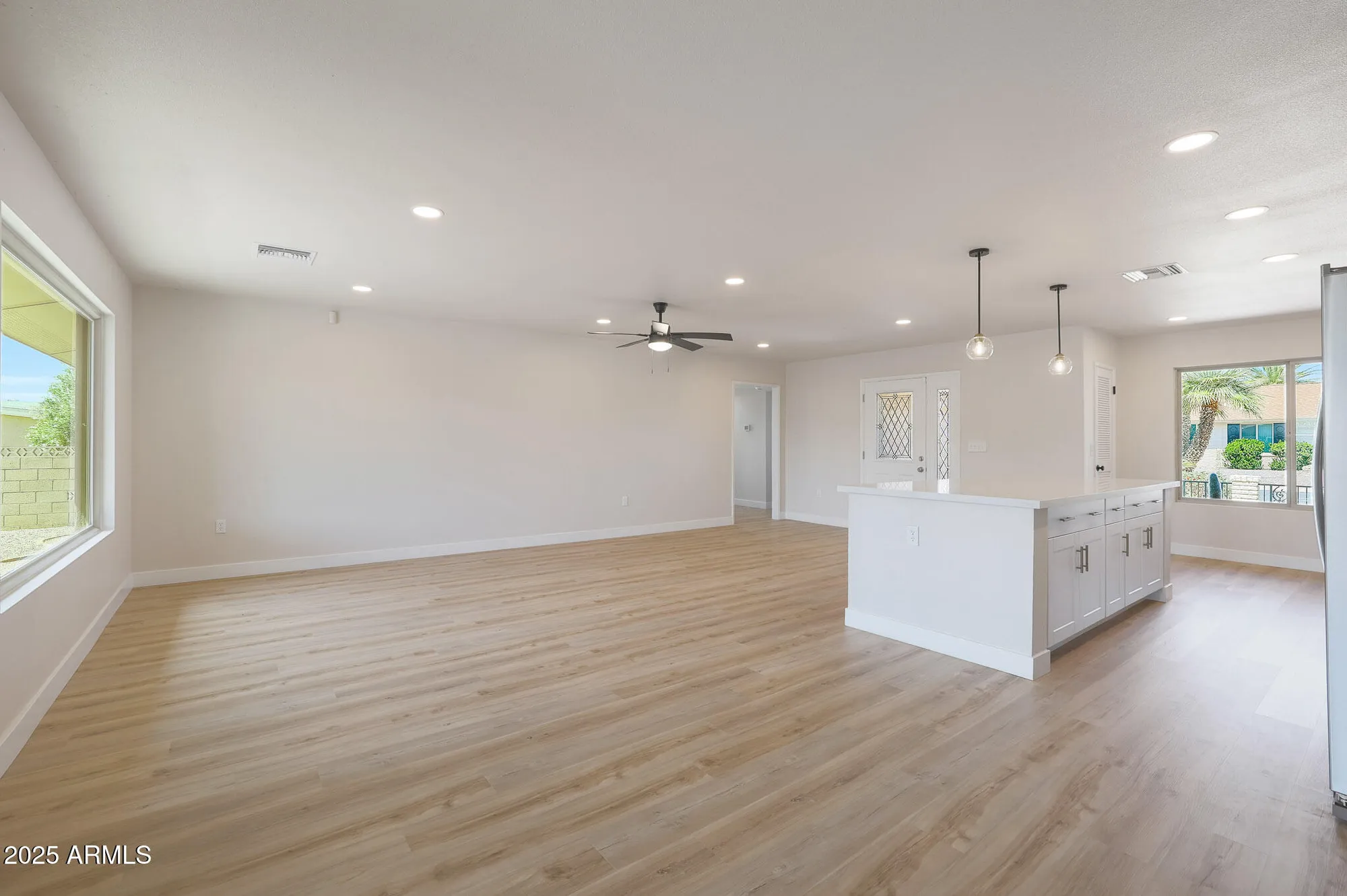 Property Slideshow image 7 of 42 | 16801 n pine valley dr, Sun City, AZ, 85351