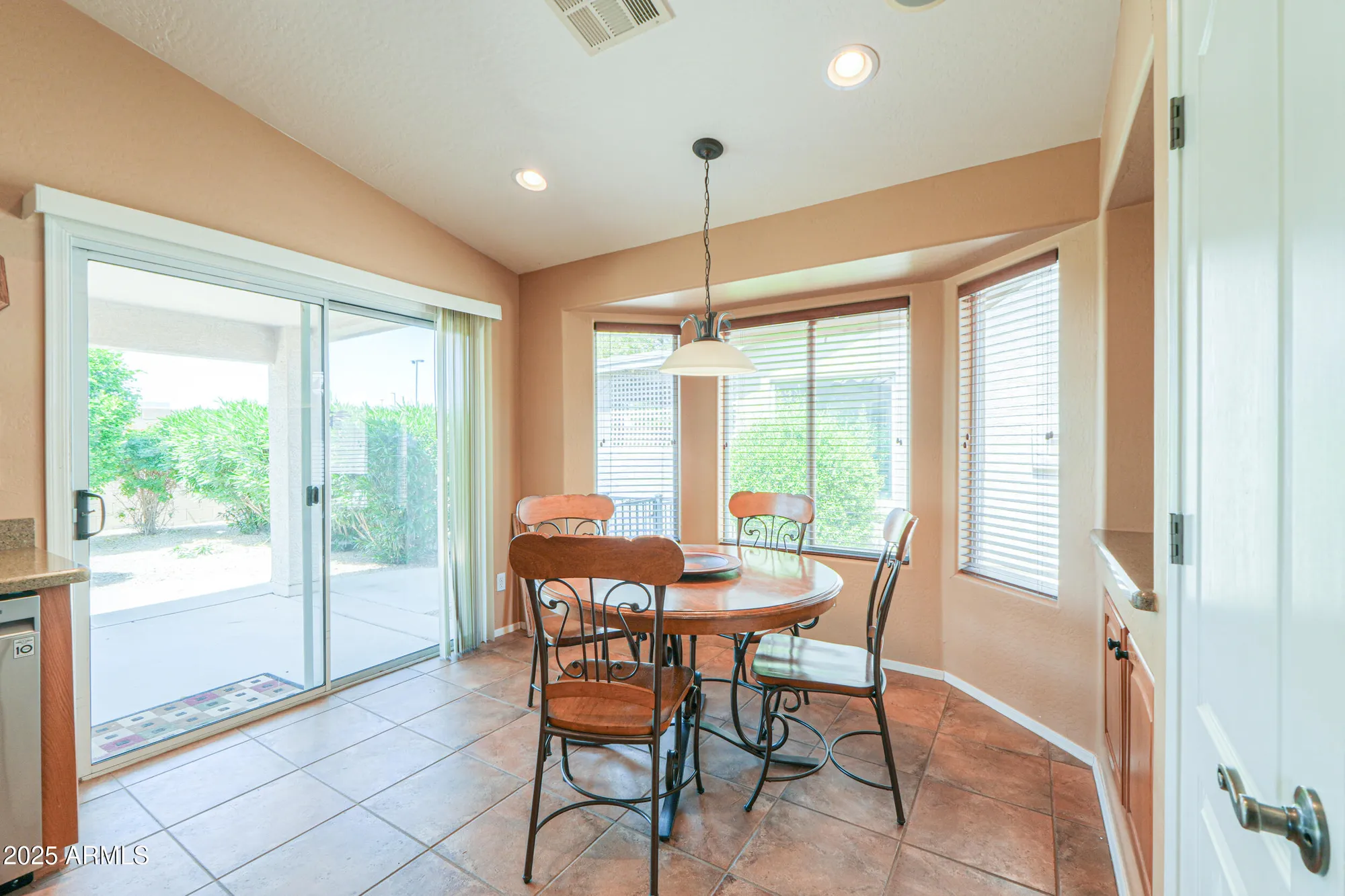 Property Slideshow image 12 of 33 | 426 n santiago trl, Casa Grande, AZ, 85194