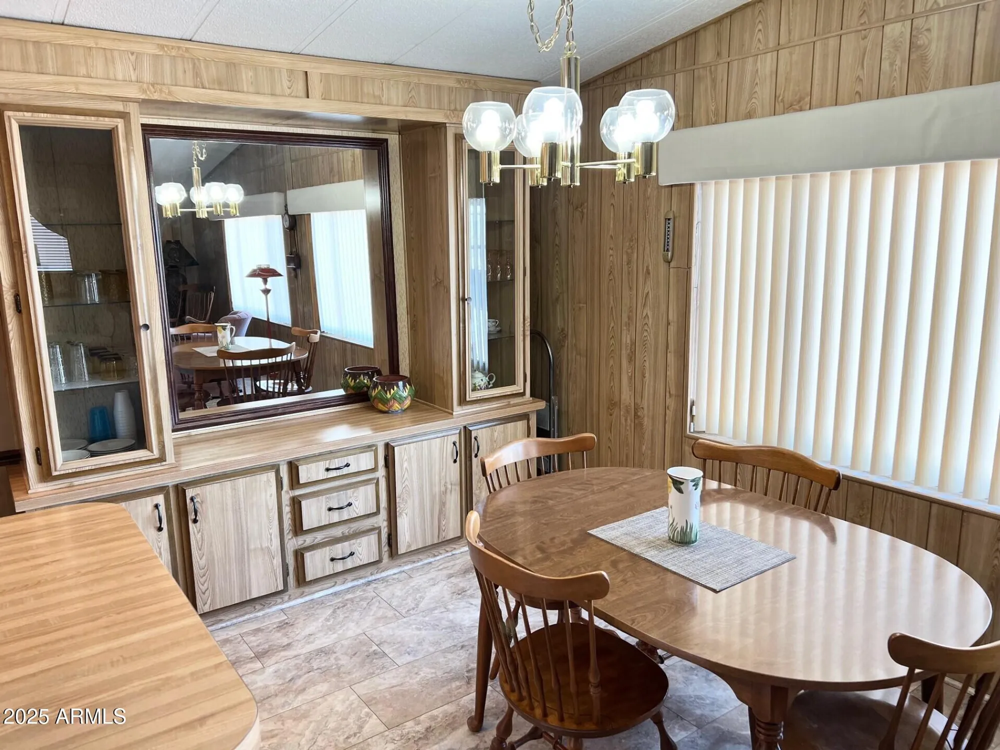 Property Slideshow image 7 of 50 | 805 s 82nd pl, Mesa, AZ, 85208