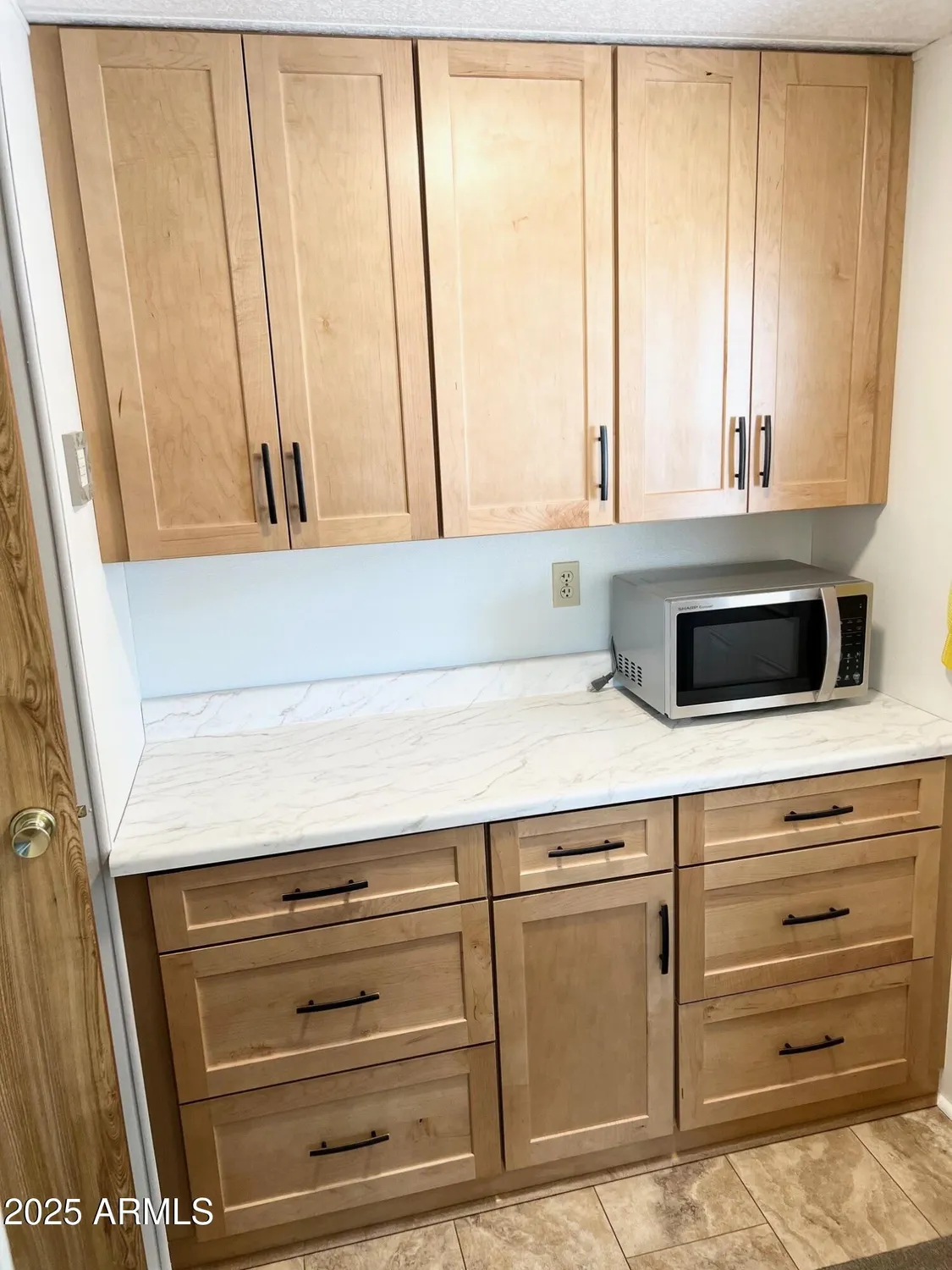 Property Slideshow image 3 of 50 | 805 s 82nd pl, Mesa, AZ, 85208