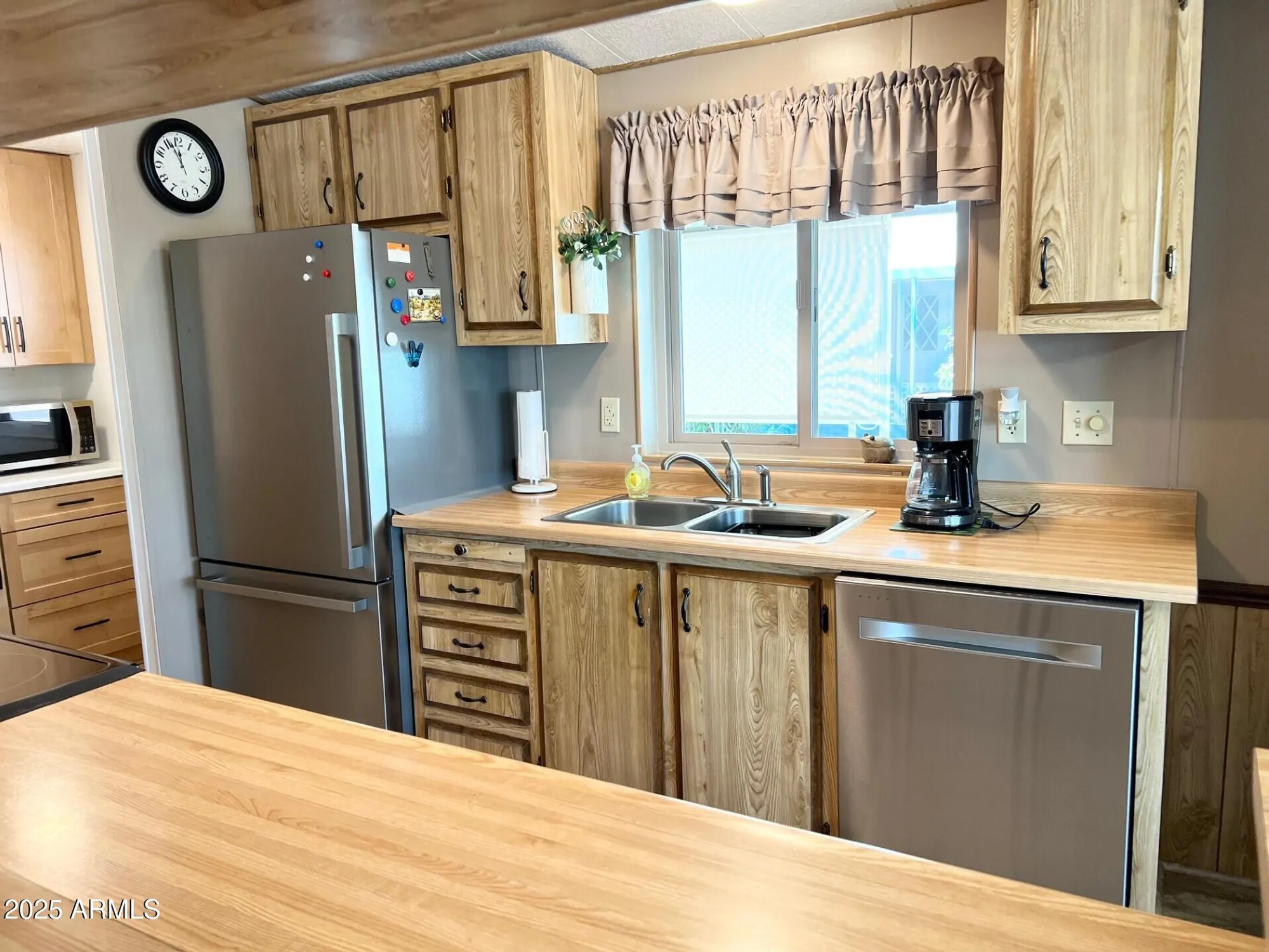 Property Slideshow image 4 of 50 | 805 s 82nd pl, Mesa, AZ, 85208