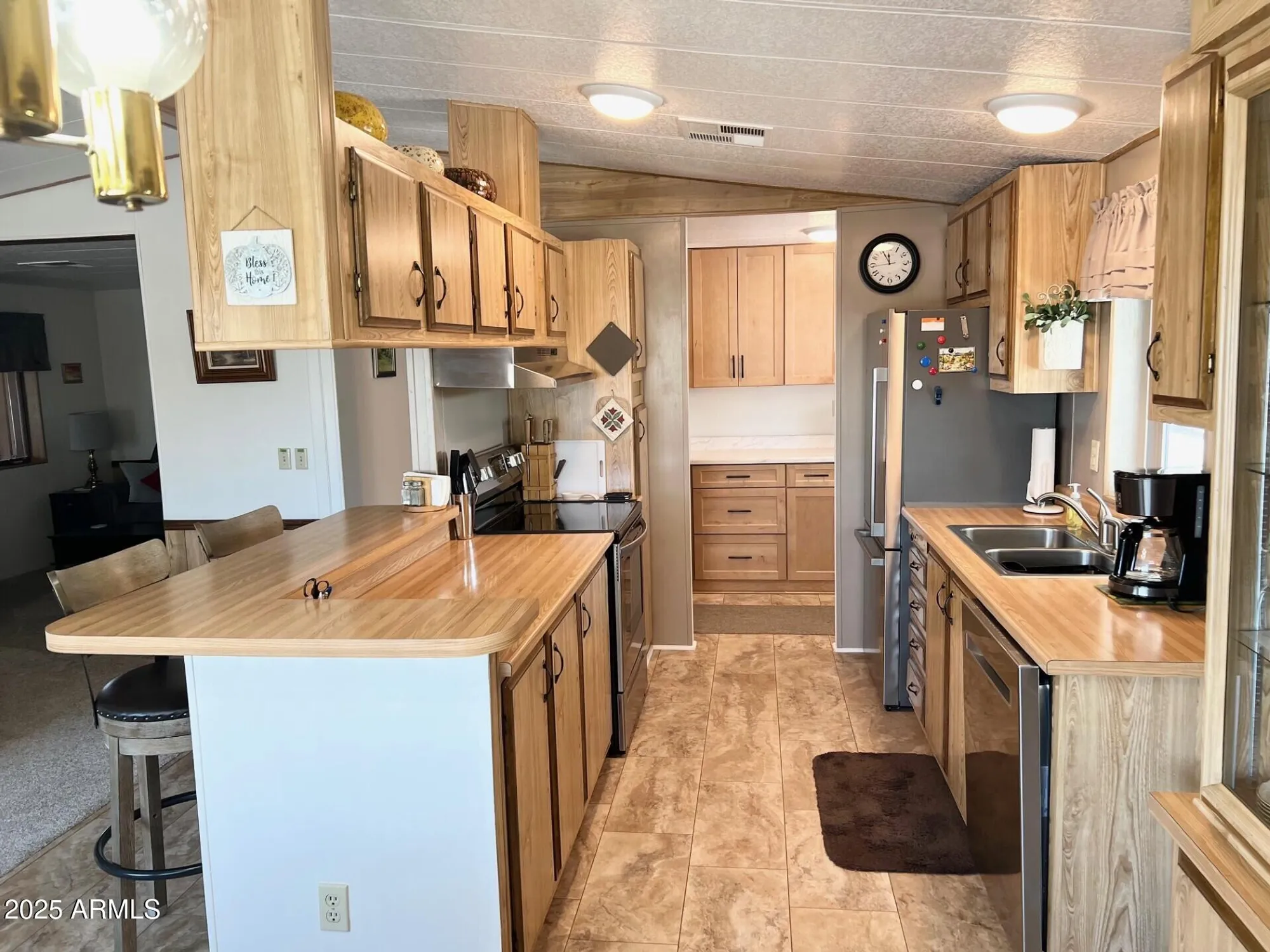 Property Slideshow image 6 of 50 | 805 s 82nd pl, Mesa, AZ, 85208