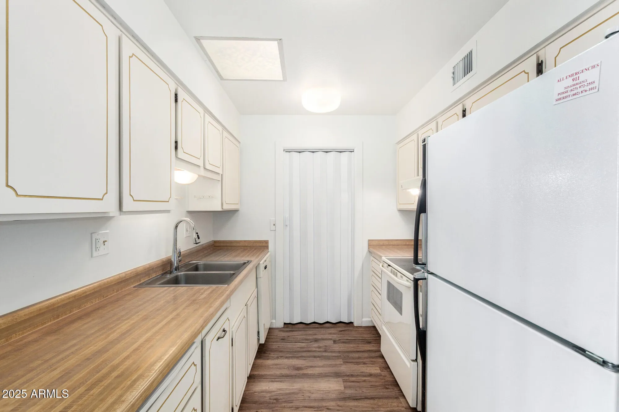 Property Slideshow image 3 of 24 | 10815 w santa fe dr, Sun City, AZ, 85351