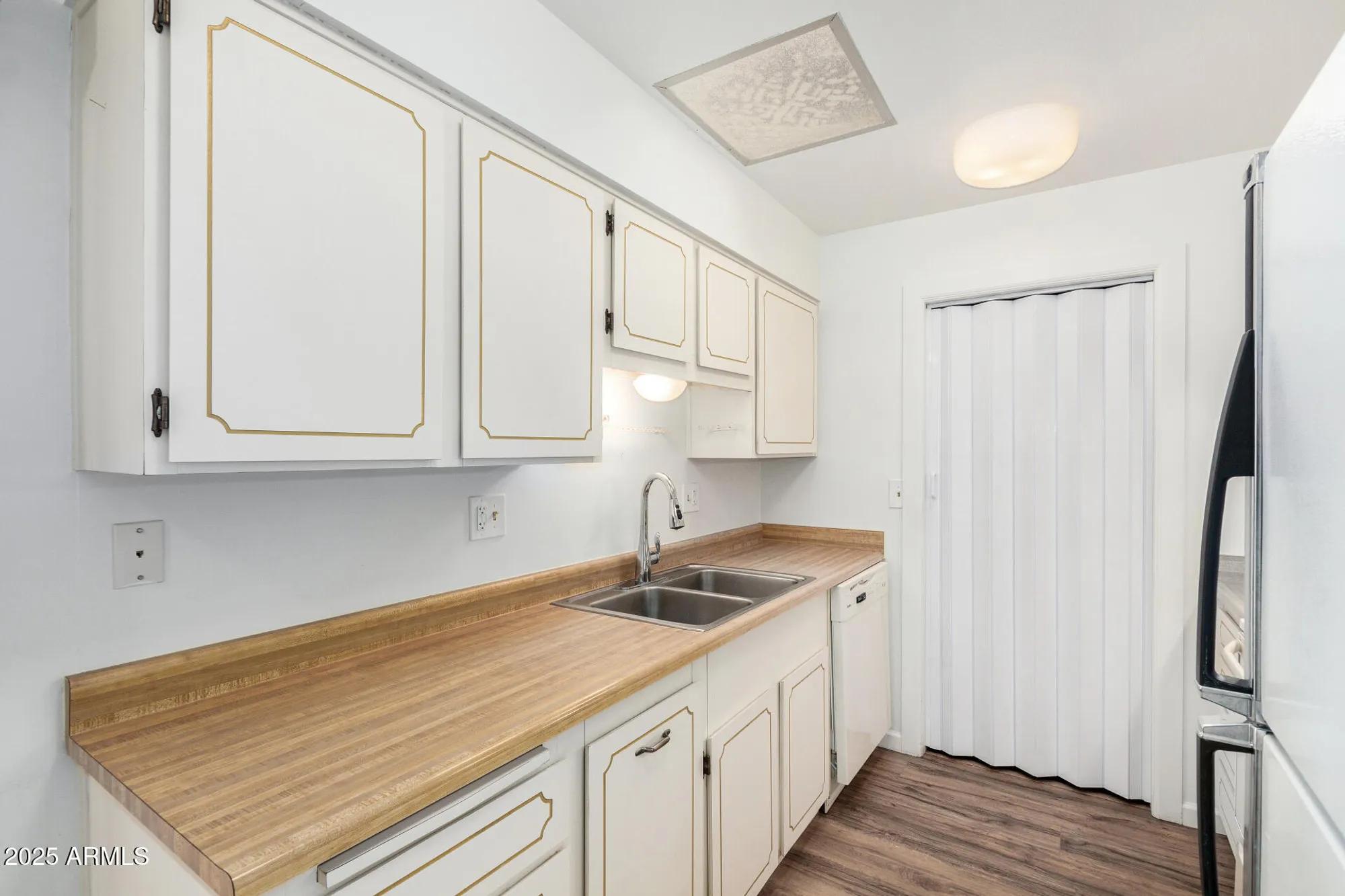 Property Slideshow image 12 of 24 | 10815 w santa fe dr, Sun City, AZ, 85351