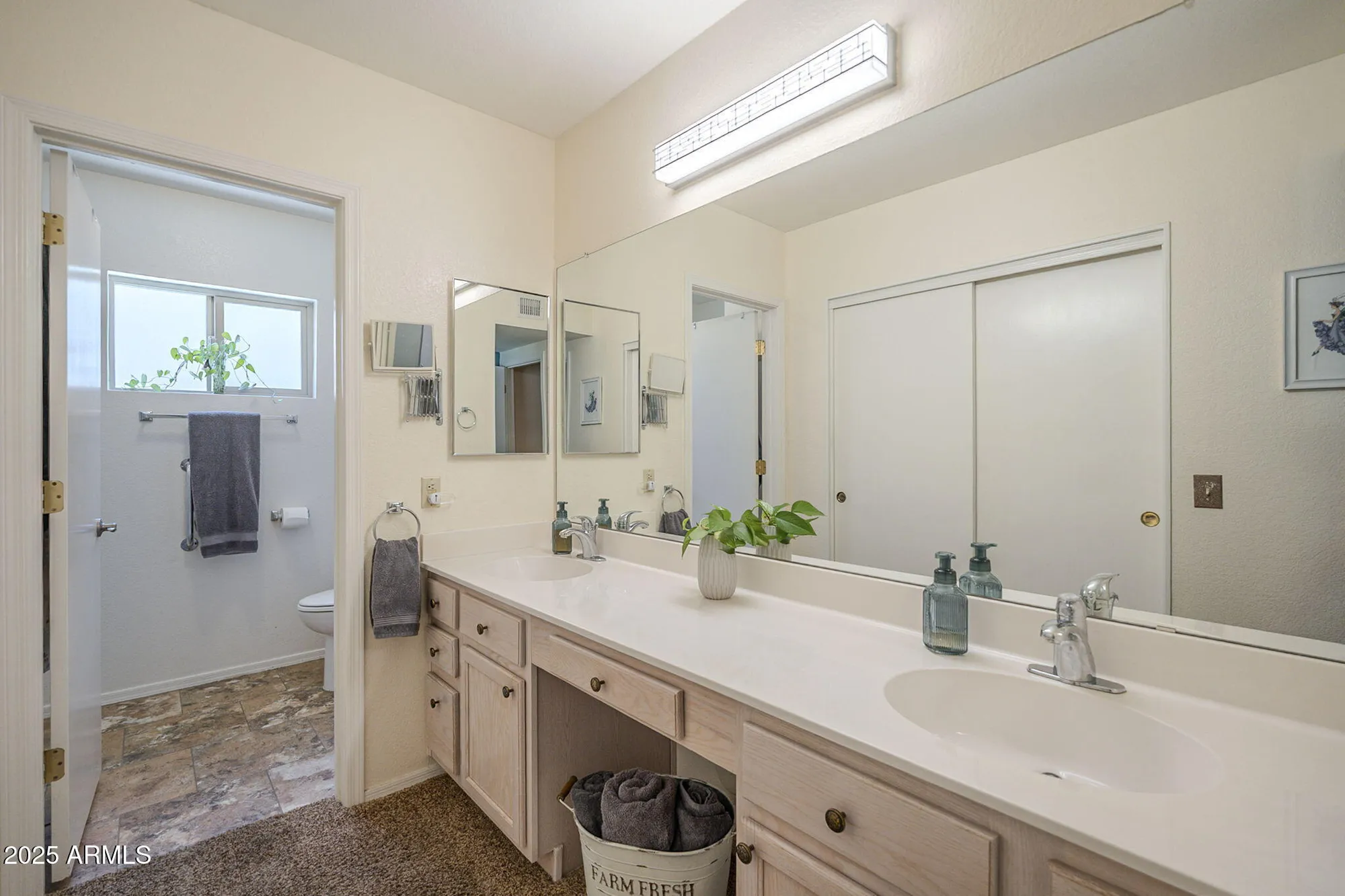 Property Slideshow image 25 of 40 | 1562 e gleneagle dr, Chandler, AZ, 85249