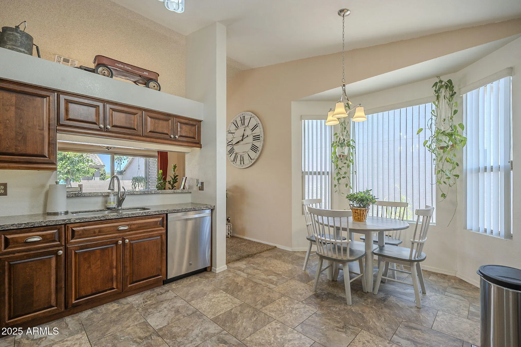 Property Slideshow image 11 of 40 | 1562 e gleneagle dr, Chandler, AZ, 85249