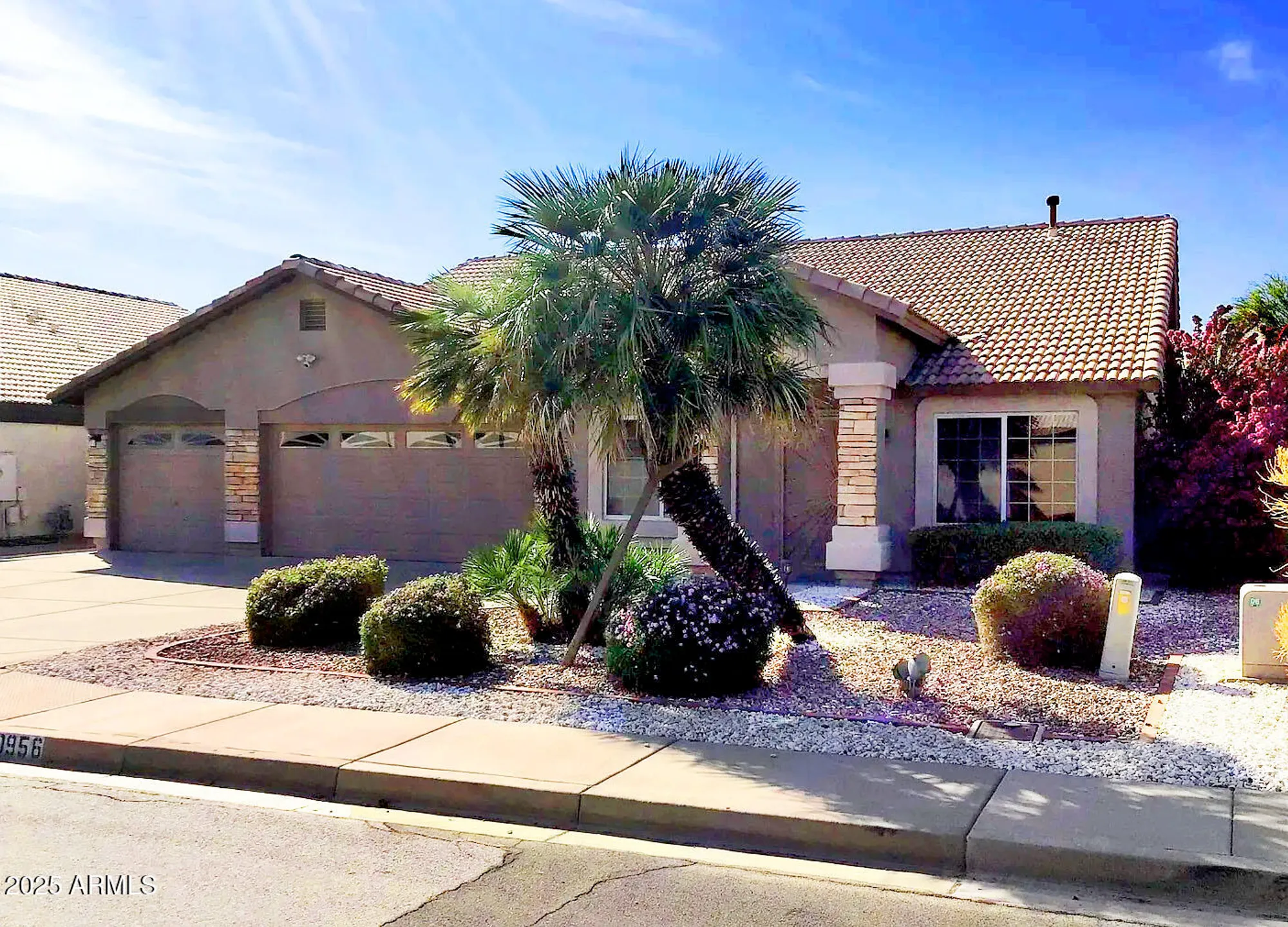 Property Slideshow image 1 of 23 | 10956 w cimarron dr, Sun City, AZ, 85373