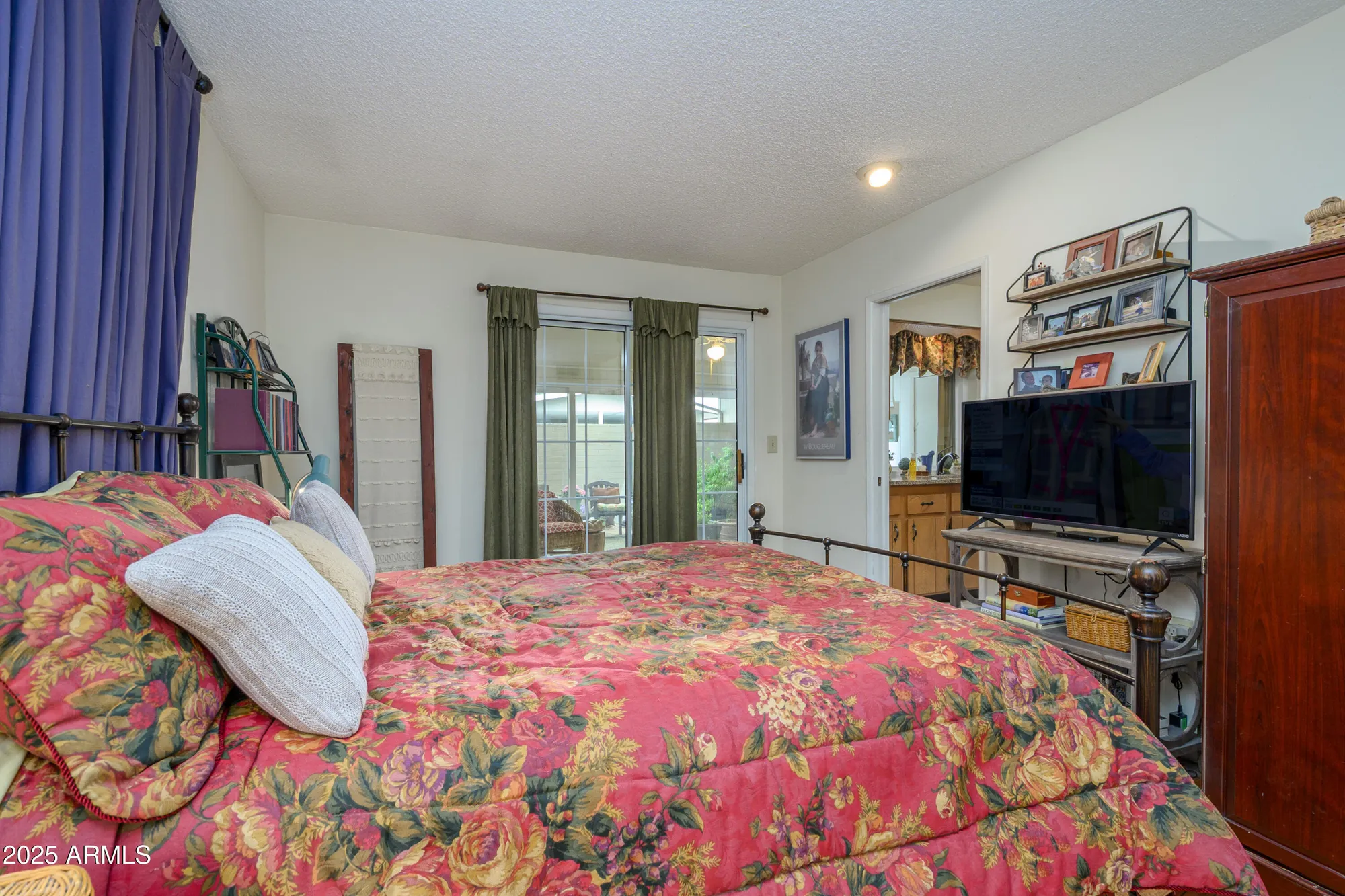Property Slideshow image 12 of 22 | 11014 w santa fe dr, Sun City, AZ, 85351