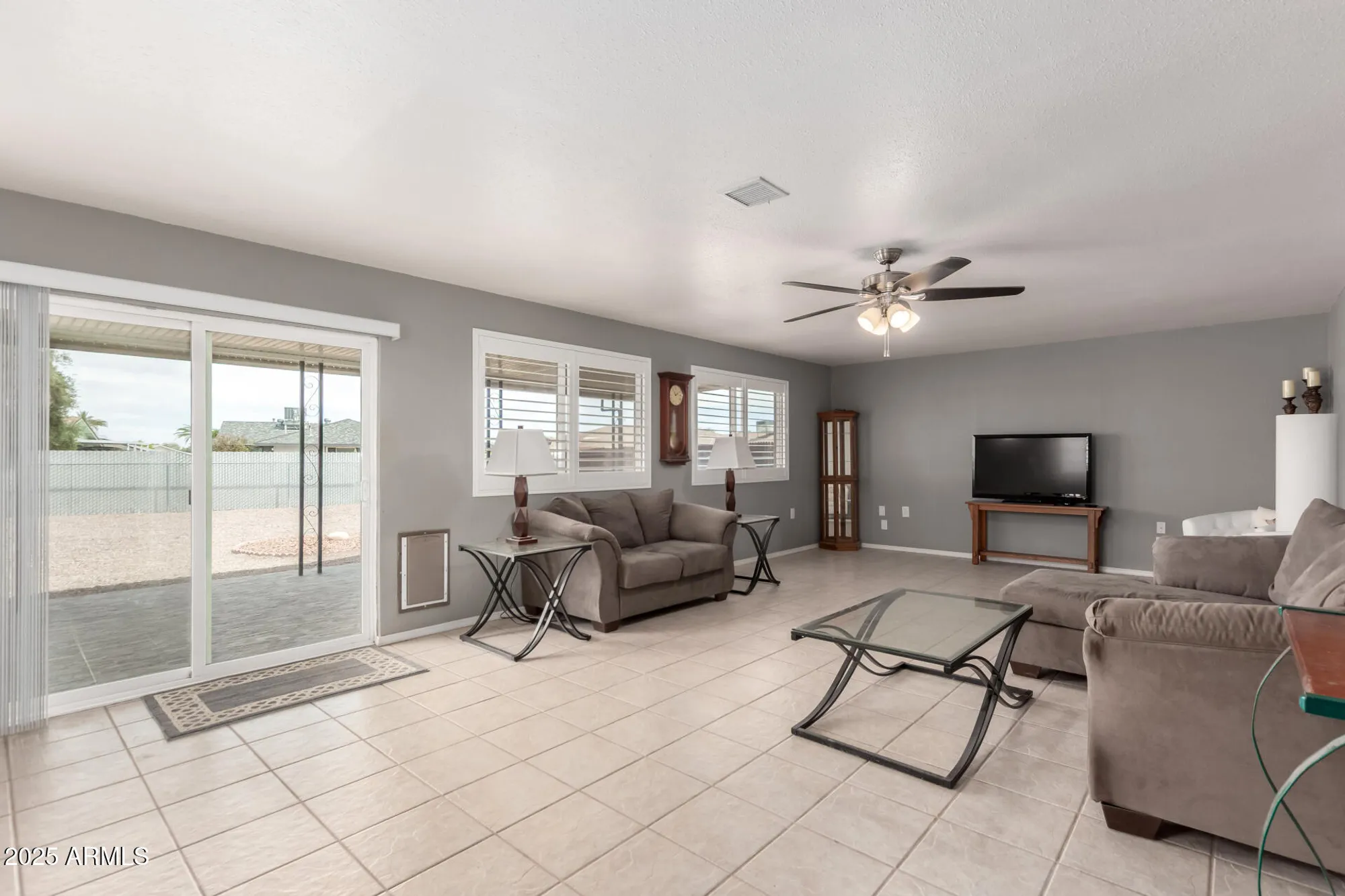 Property Slideshow image 10 of 28 | 9430 w arrowhead dr, Sun City, AZ, 85351