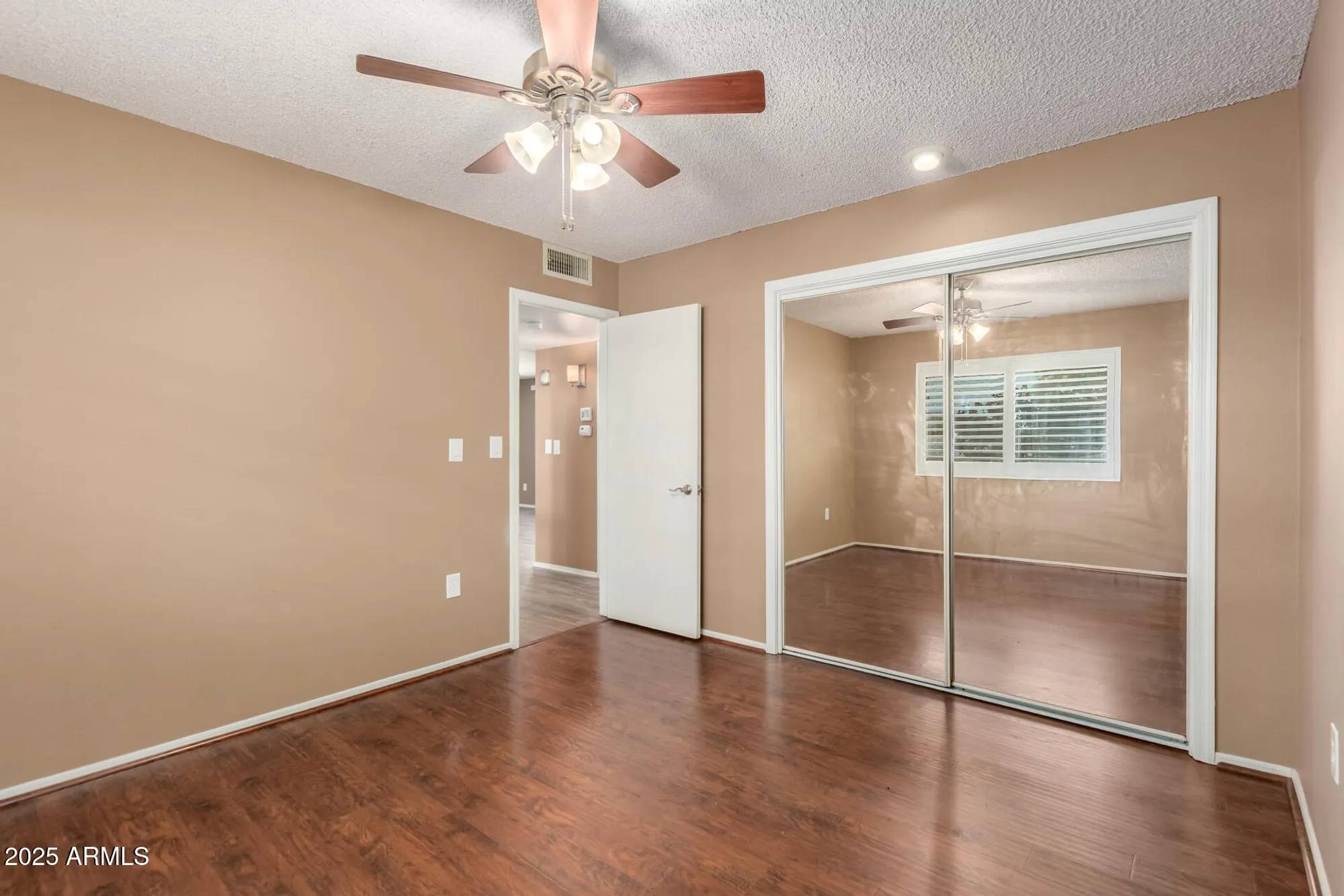 Property Slideshow image 15 of 28 | 9430 w arrowhead dr, Sun City, AZ, 85351