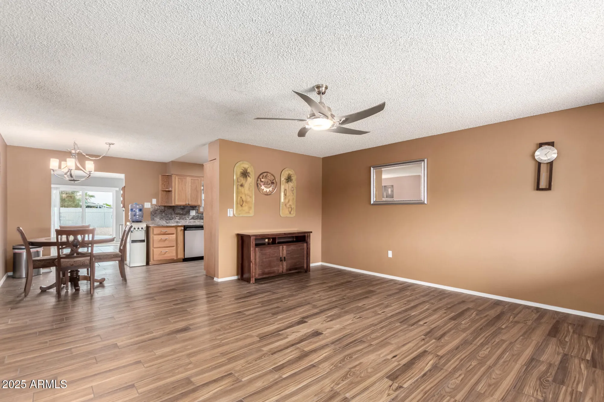 Property Slideshow image 2 of 28 | 9430 w arrowhead dr, Sun City, AZ, 85351