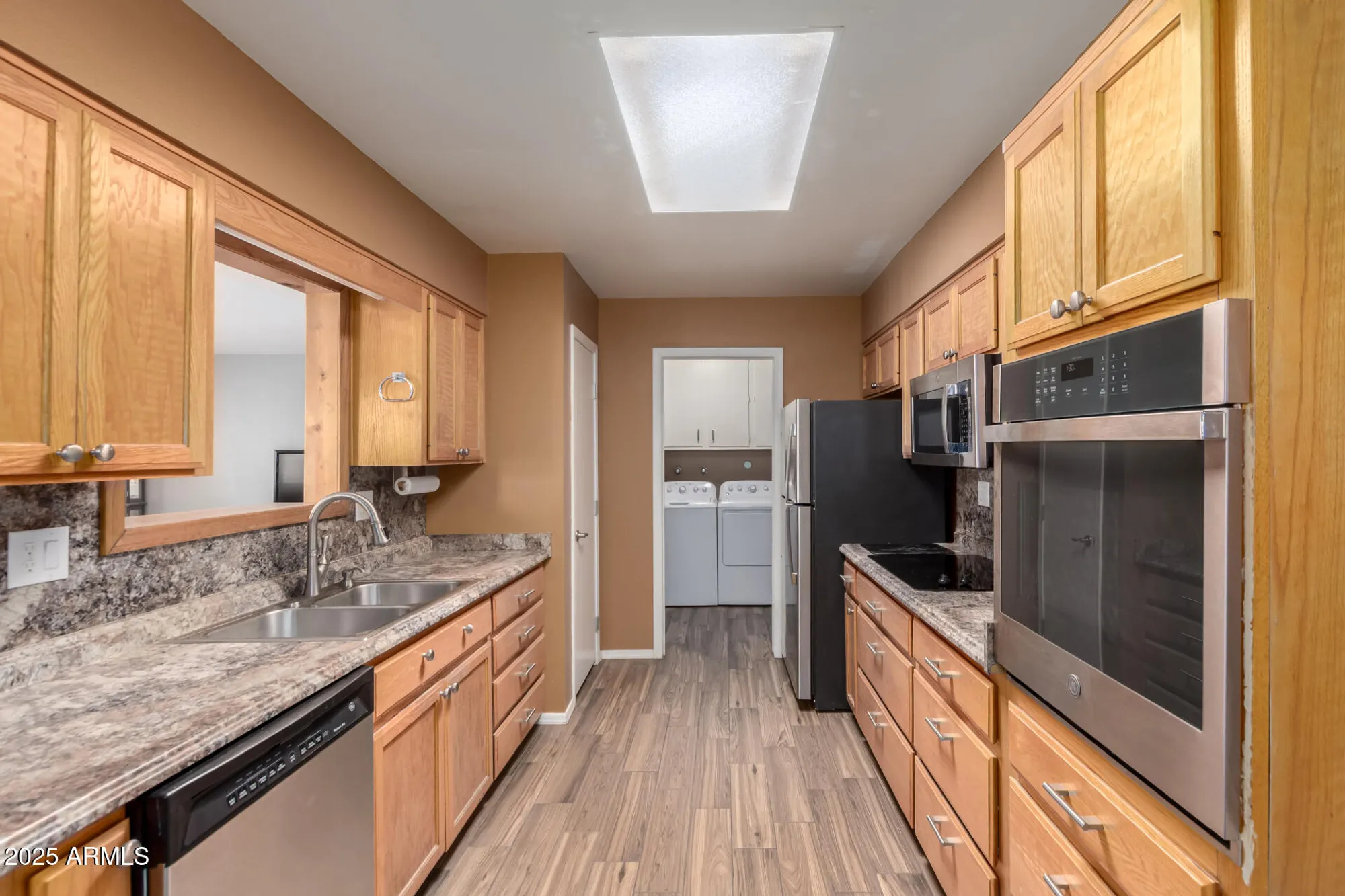 Property Slideshow image 6 of 28 | 9430 w arrowhead dr, Sun City, AZ, 85351