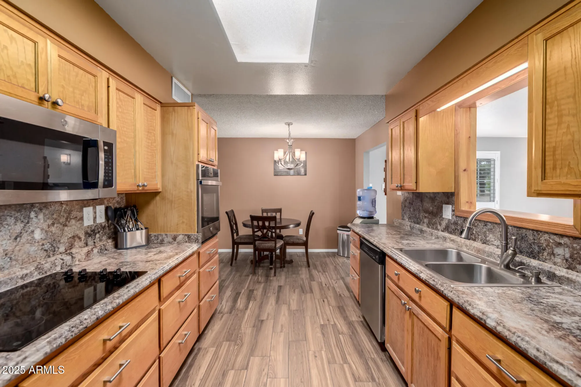 Property Slideshow image 9 of 28 | 9430 w arrowhead dr, Sun City, AZ, 85351