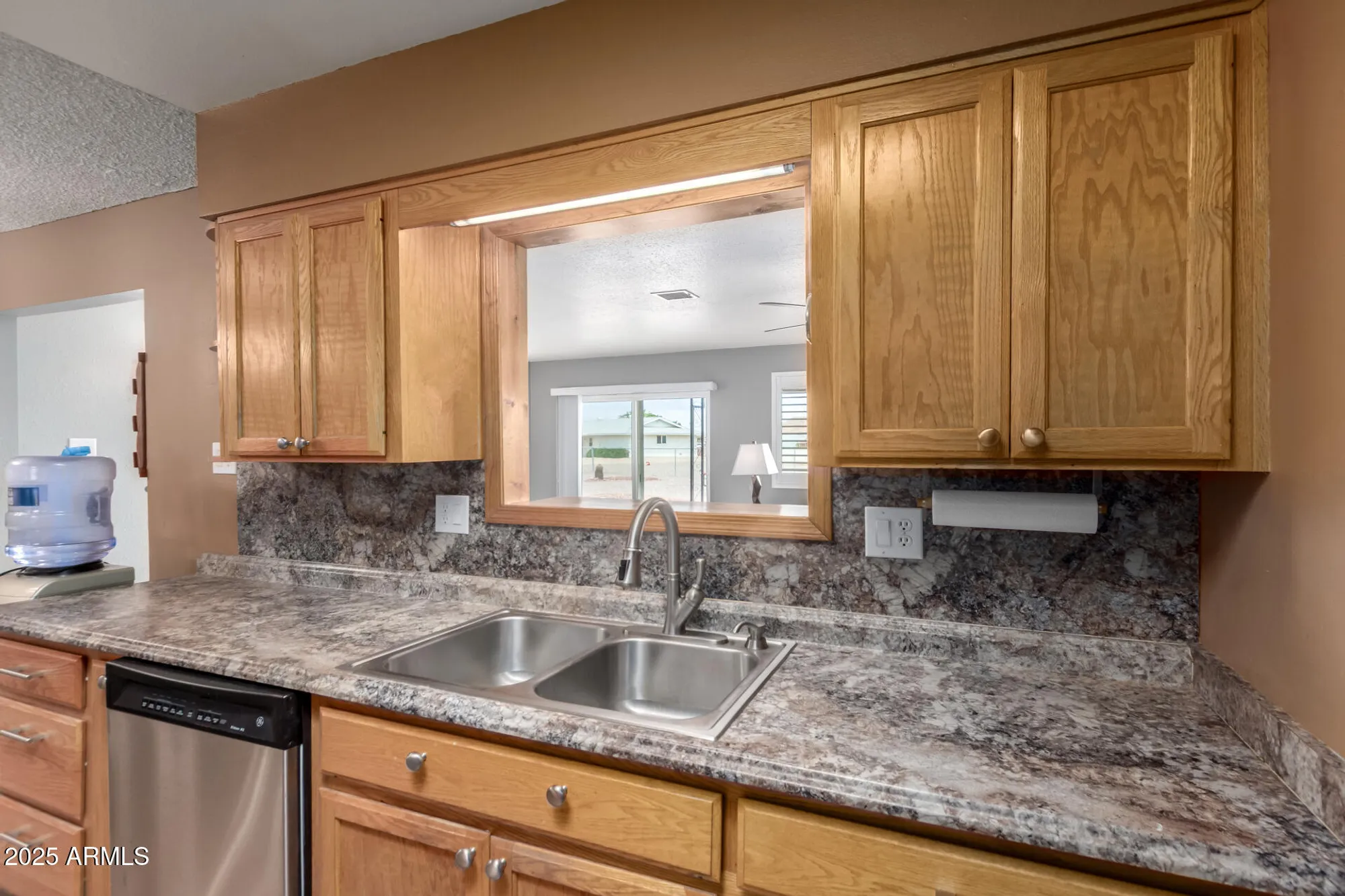 Property Slideshow image 8 of 28 | 9430 w arrowhead dr, Sun City, AZ, 85351