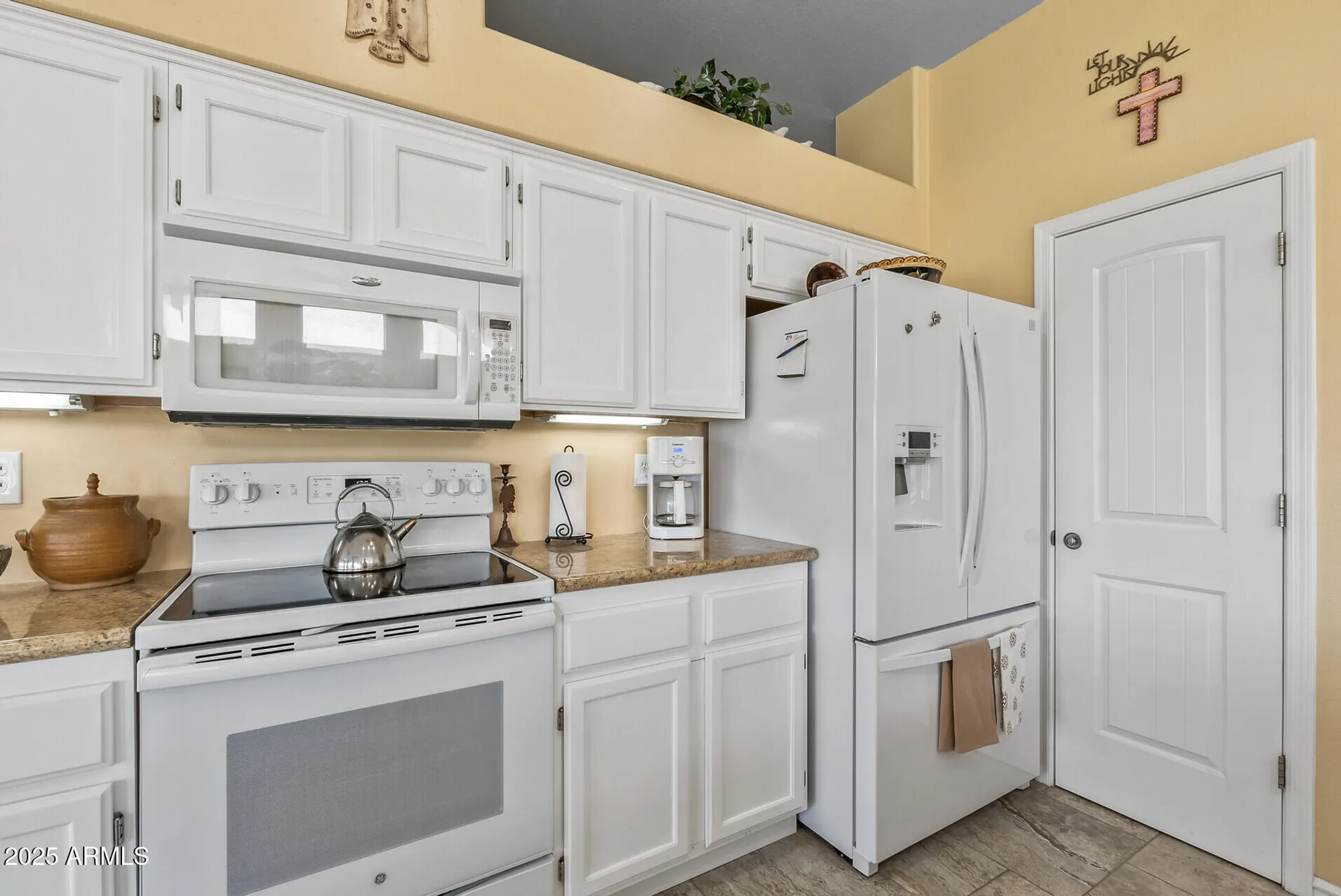 Property Slideshow image 20 of 59 | 14123 w circle ridge dr, Sun City West, AZ, 85375