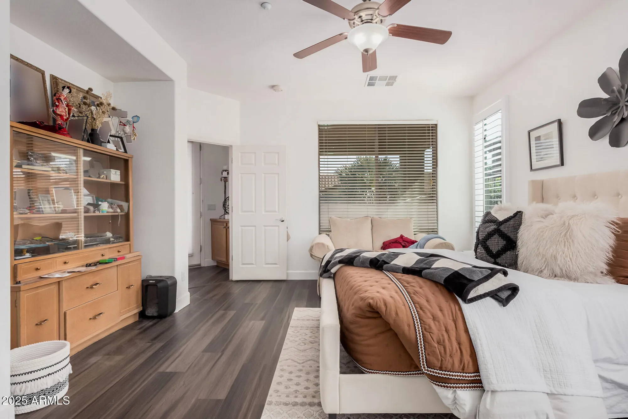 Property Slideshow image 10 of 69 | 12335 w rosewood ln, Peoria, AZ, 85383