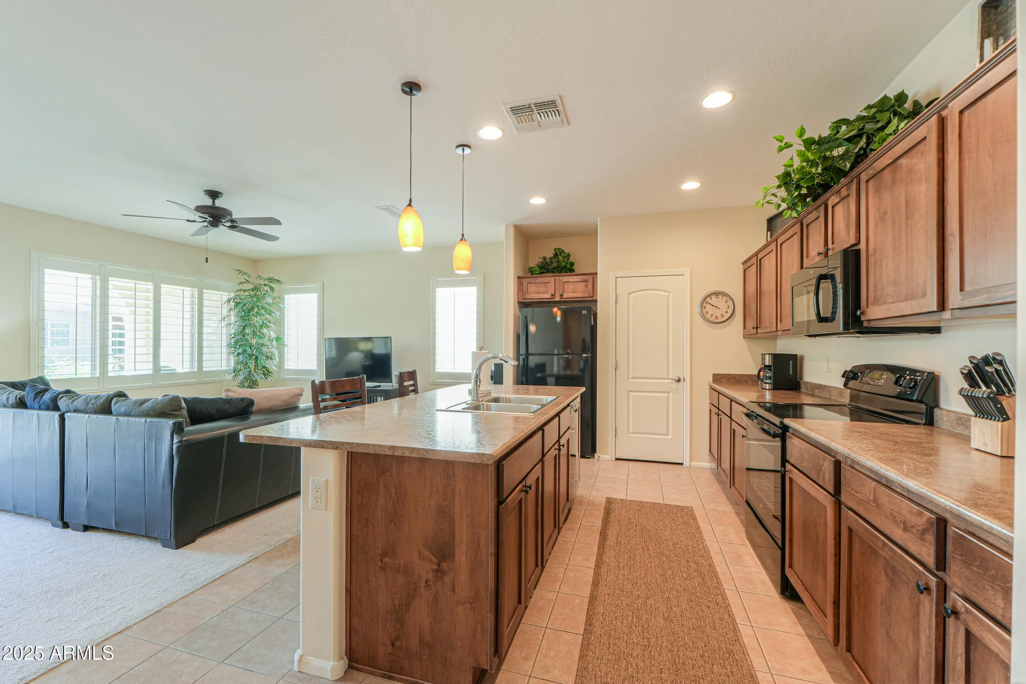 Property Slideshow image 6 of 29 | 4927 w gulch dr, Eloy, AZ, 85131