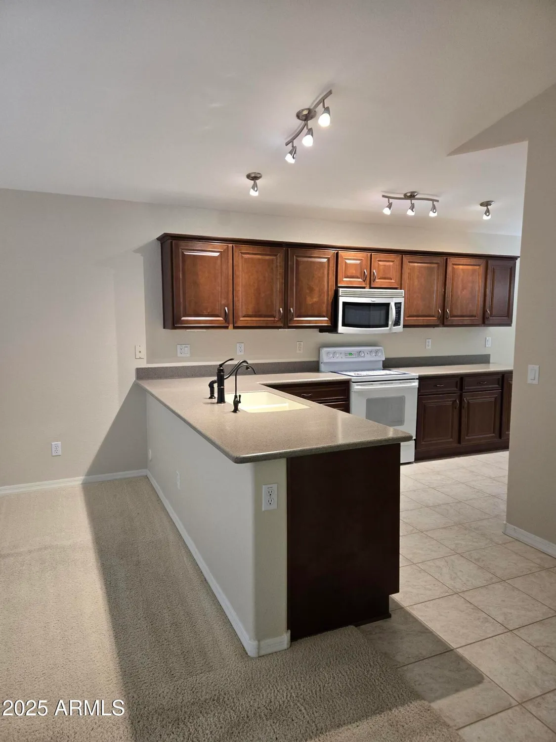 Property Slideshow image 7 of 23 | 3454 e bellerive pl, Chandler, AZ, 85249