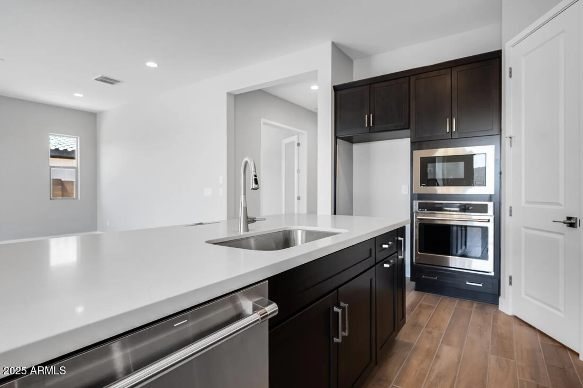 Property Slideshow image 12 of 41 | 18147 w tanglewood dr, Goodyear, AZ, 85338