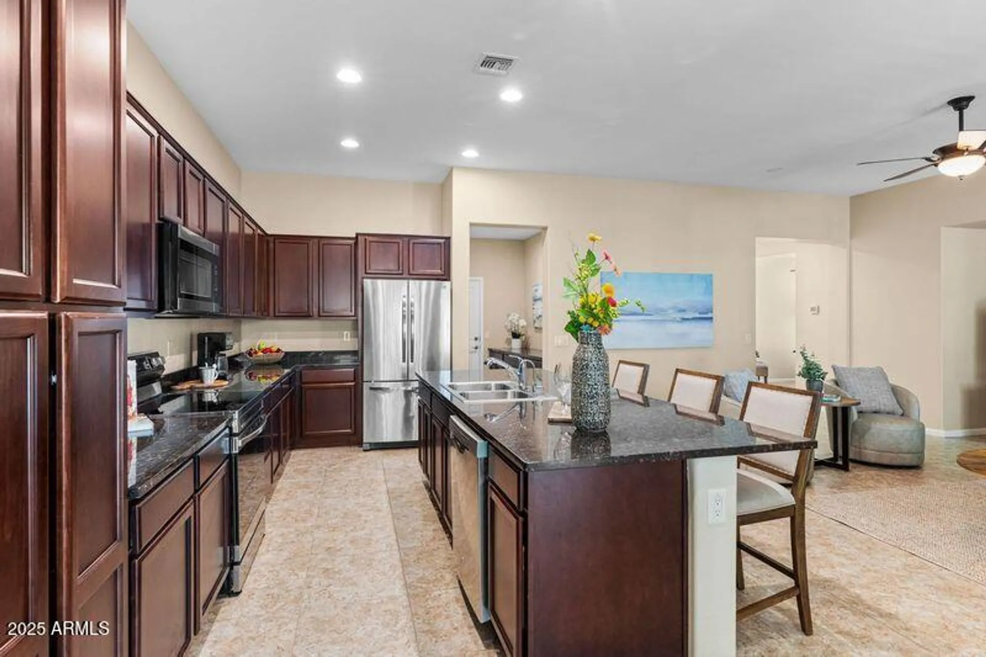 Property Slideshow image 16 of 53 | 3969 n 163rd ln, Goodyear, AZ, 85395