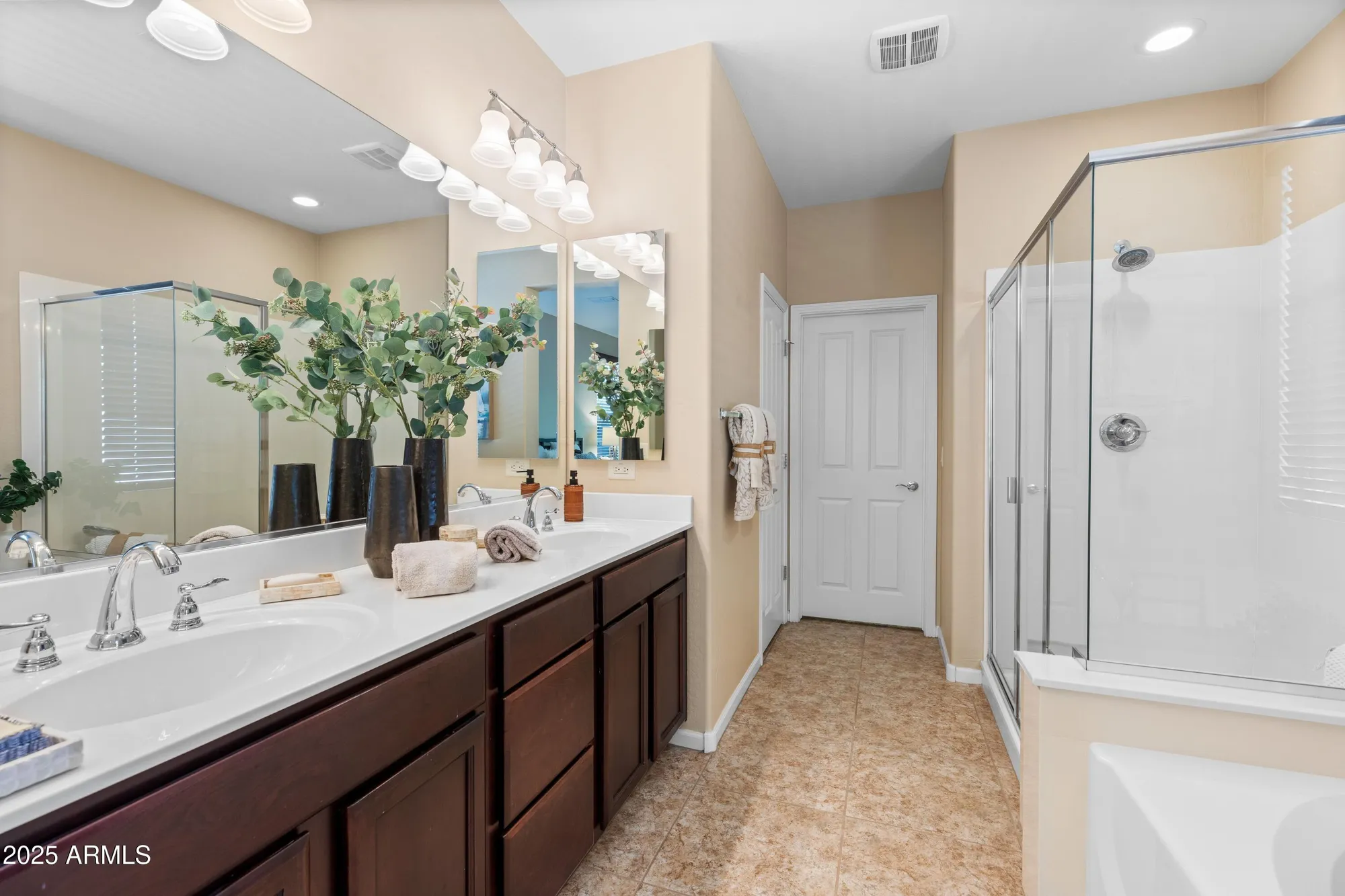 Property Slideshow image 23 of 53 | 3969 n 163rd ln, Goodyear, AZ, 85395