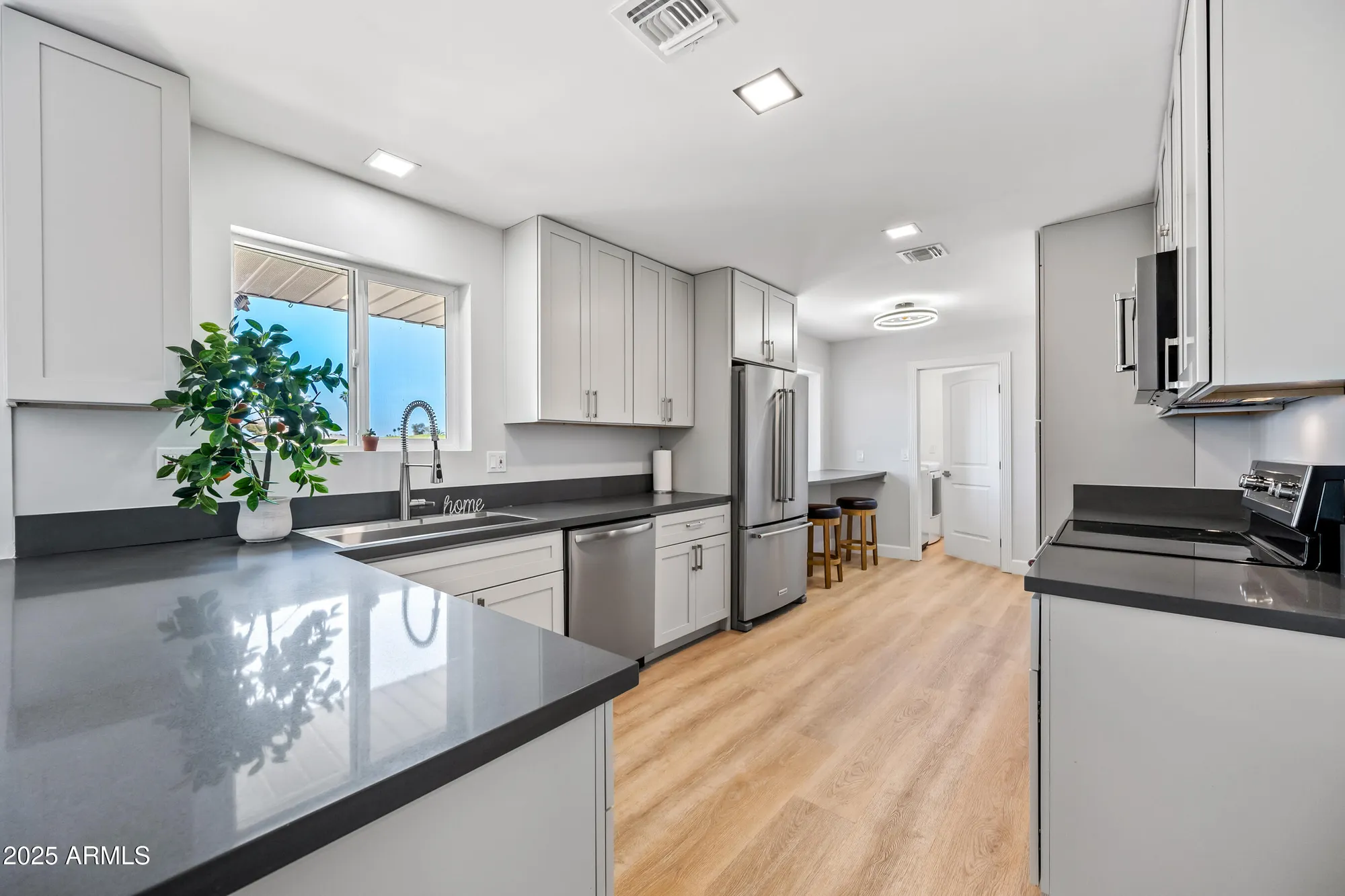 Property Slideshow image 18 of 75 | 10544 w prairie hills cir, Sun City, AZ, 85351