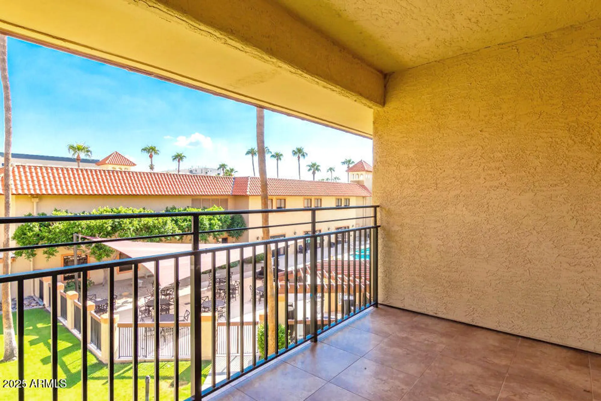 Property Slideshow image 2 of 18 | 10330 w thunderbird blvd c304, Sun City, AZ, 85351