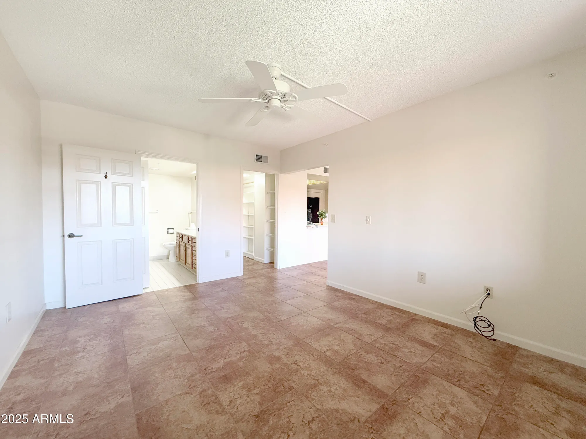 Property Slideshow image 12 of 18 | 10330 w thunderbird blvd c304, Sun City, AZ, 85351