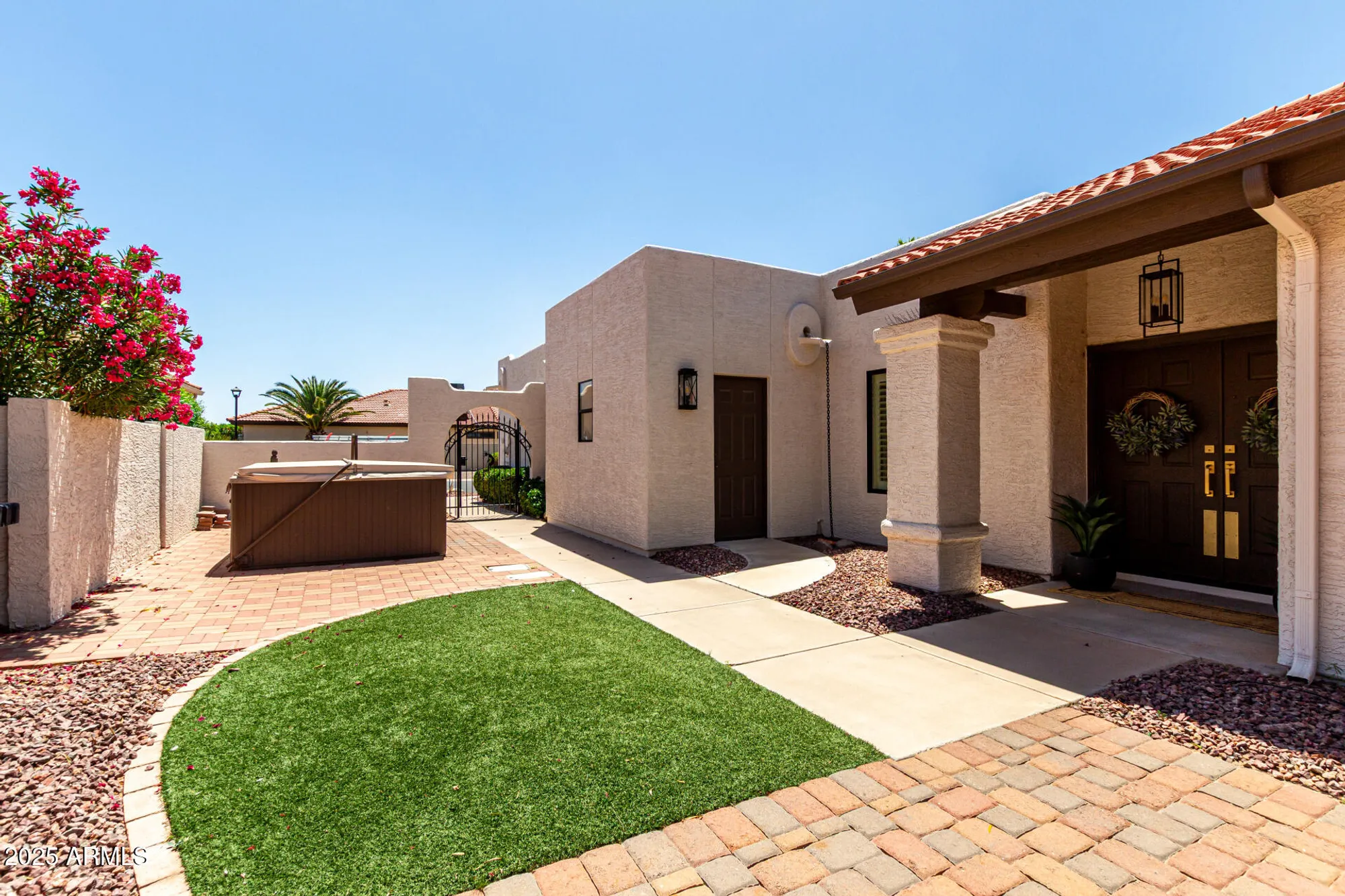 Property Slideshow image 8 of 44 | 10826 e navajo dr, Sun Lakes, AZ, 85248