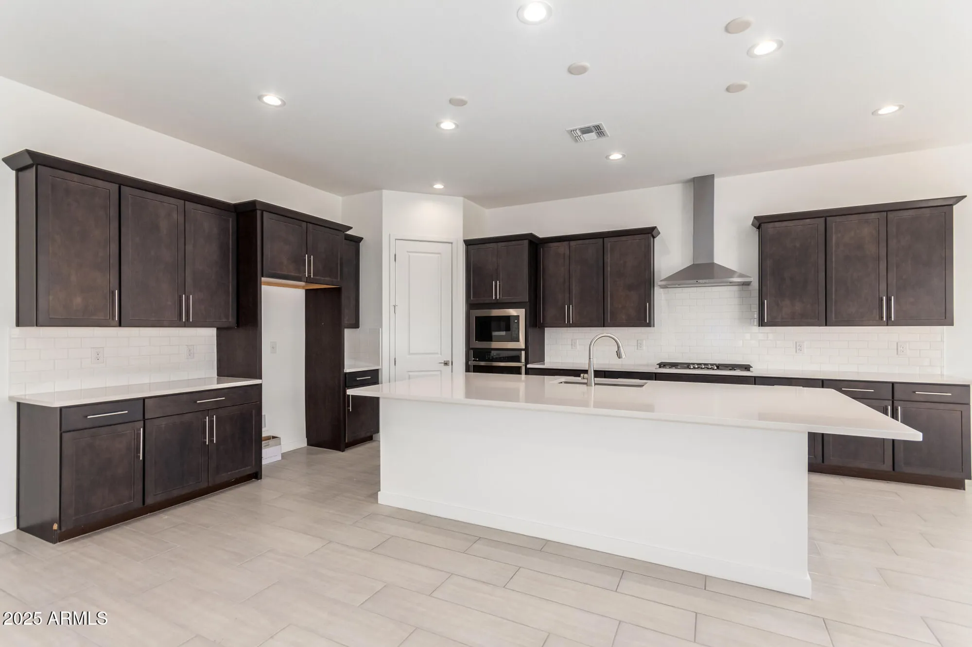 Property Slideshow image 33 of 49 | 24078 n 171st dr, Surprise, AZ, 85387