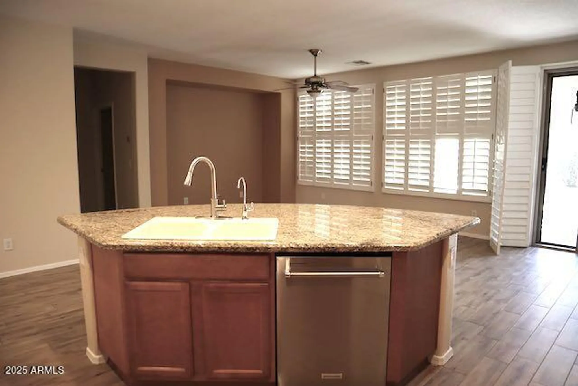 Property Slideshow image 9 of 41 | 4747 e narrowleaf dr, Gilbert, AZ, 85298