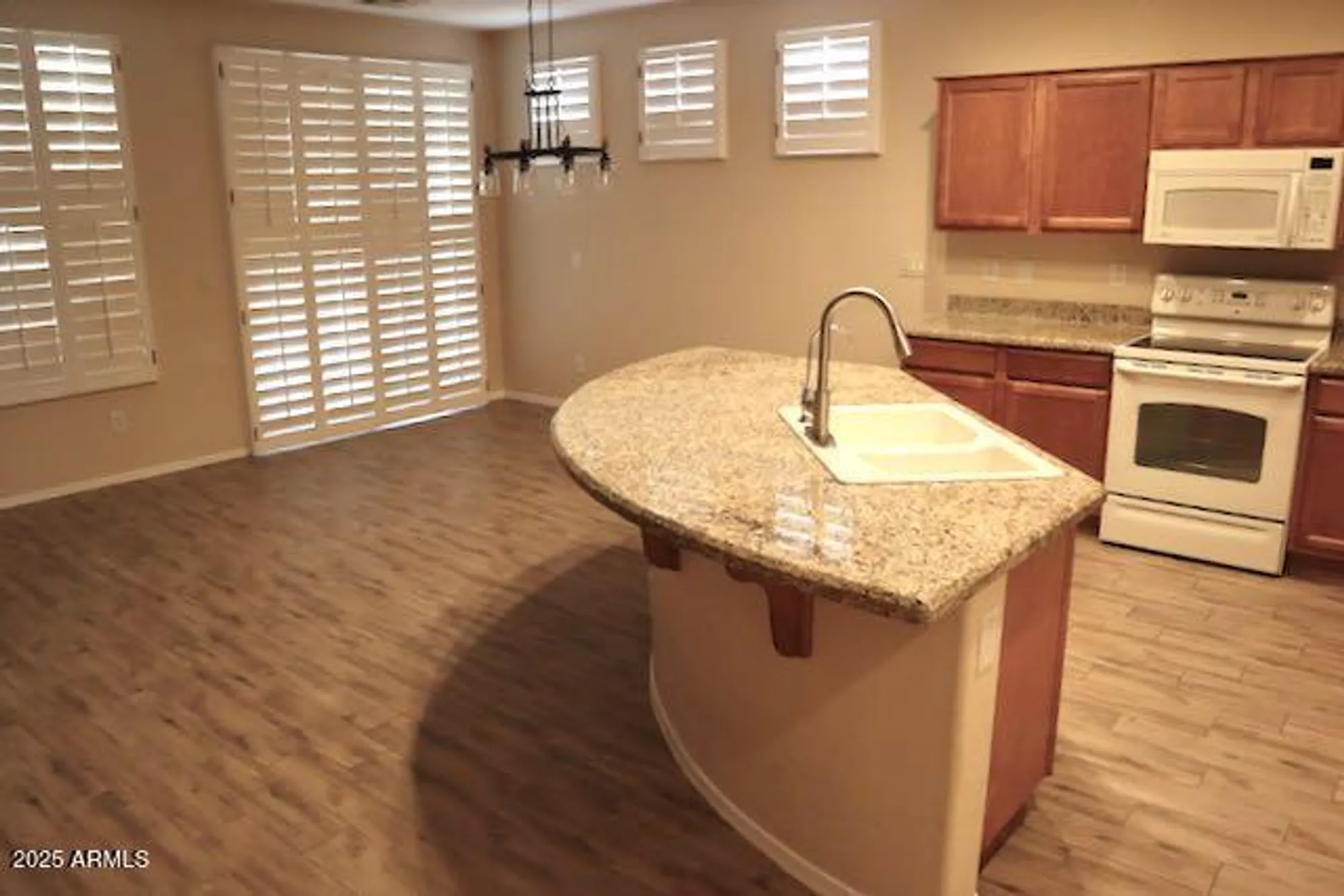 Property Slideshow image 8 of 41 | 4747 e narrowleaf dr, Gilbert, AZ, 85298