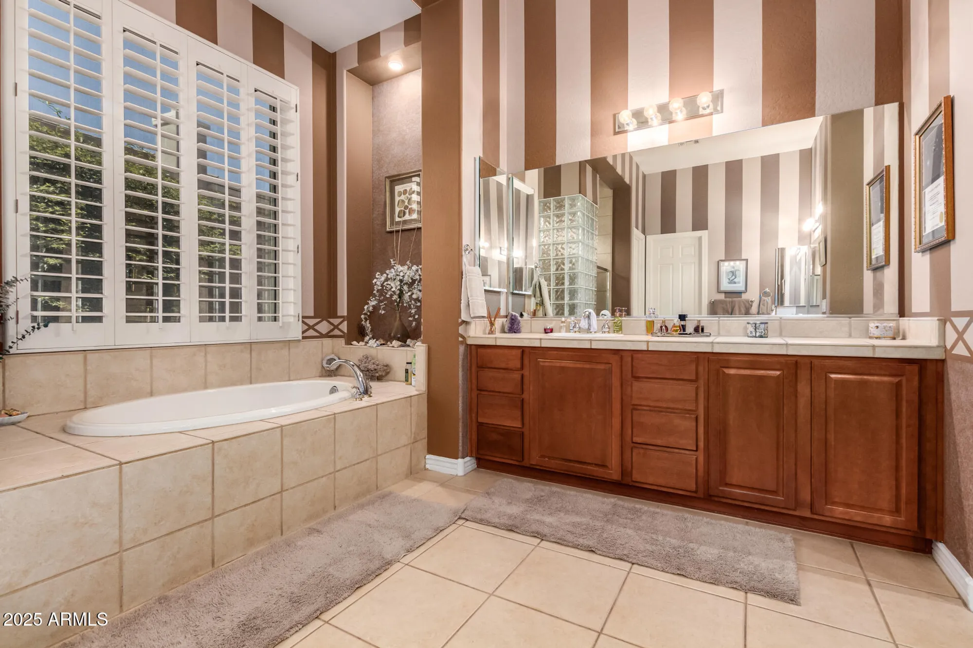Property Slideshow image 10 of 60 | 41715 n river bend rd, Phoenix, AZ, 85086