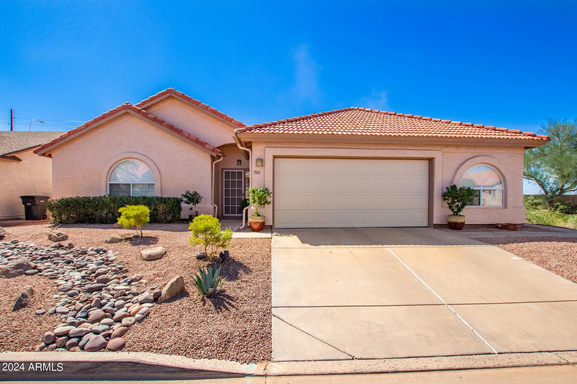 Property Slideshow image 1 of 25 | 1543 e gleneagle dr, Chandler, AZ, 85249