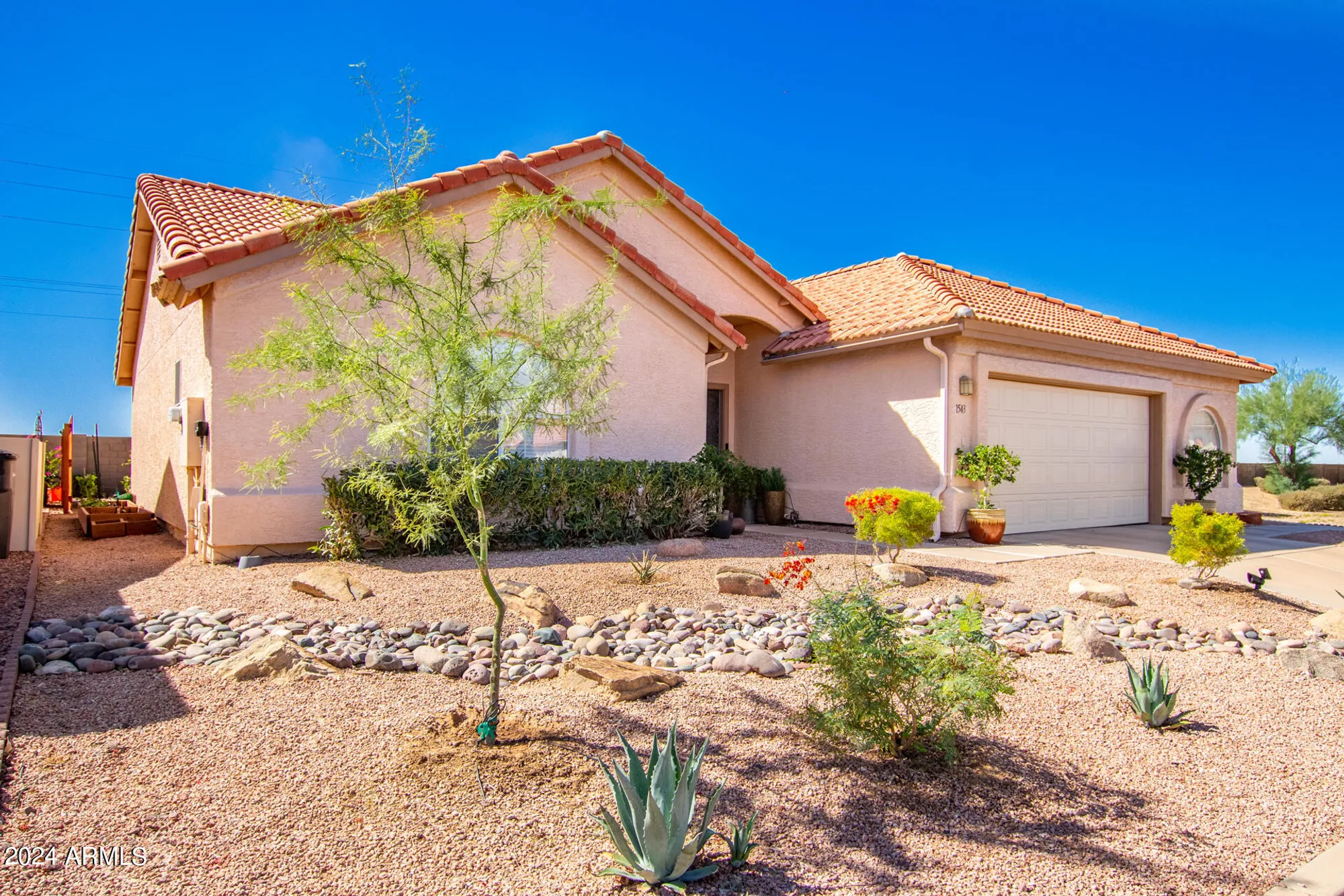 Property Slideshow image 2 of 25 | 1543 e gleneagle dr, Chandler, AZ, 85249