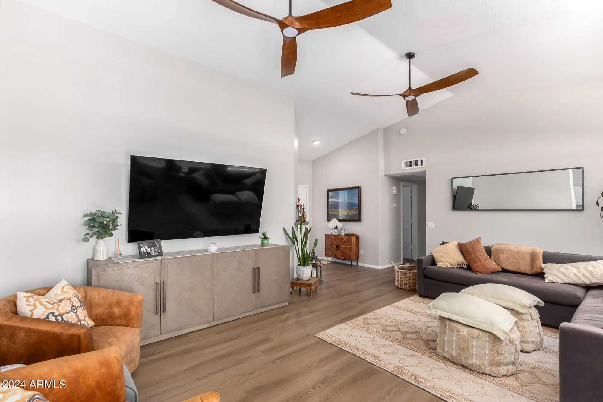 Property Slideshow image 4 of 25 | 1543 e gleneagle dr, Chandler, AZ, 85249