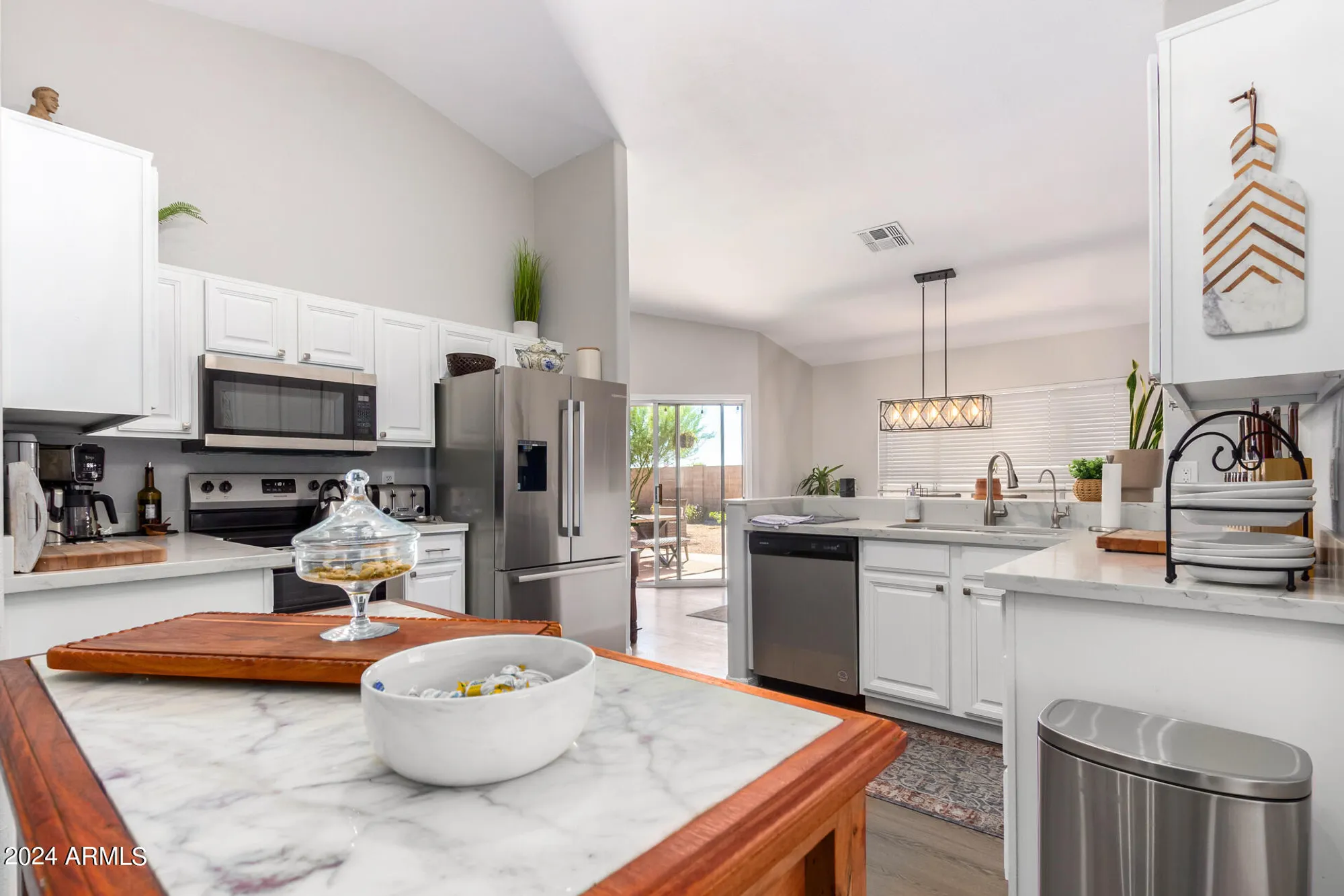 Property Slideshow image 7 of 25 | 1543 e gleneagle dr, Chandler, AZ, 85249