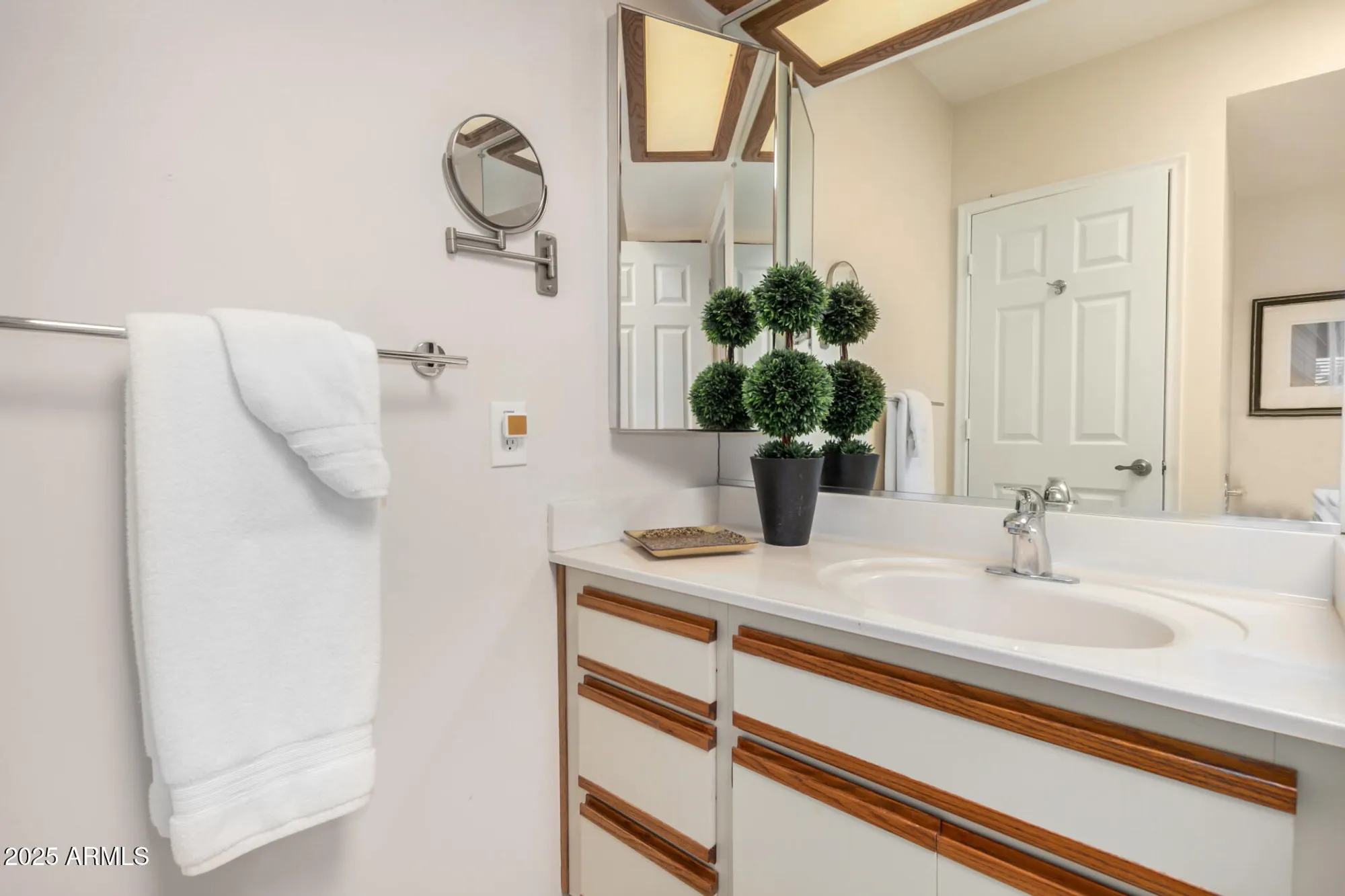 Property Slideshow image 24 of 34 | 11006 e navajo dr, Sun Lakes, AZ, 85248