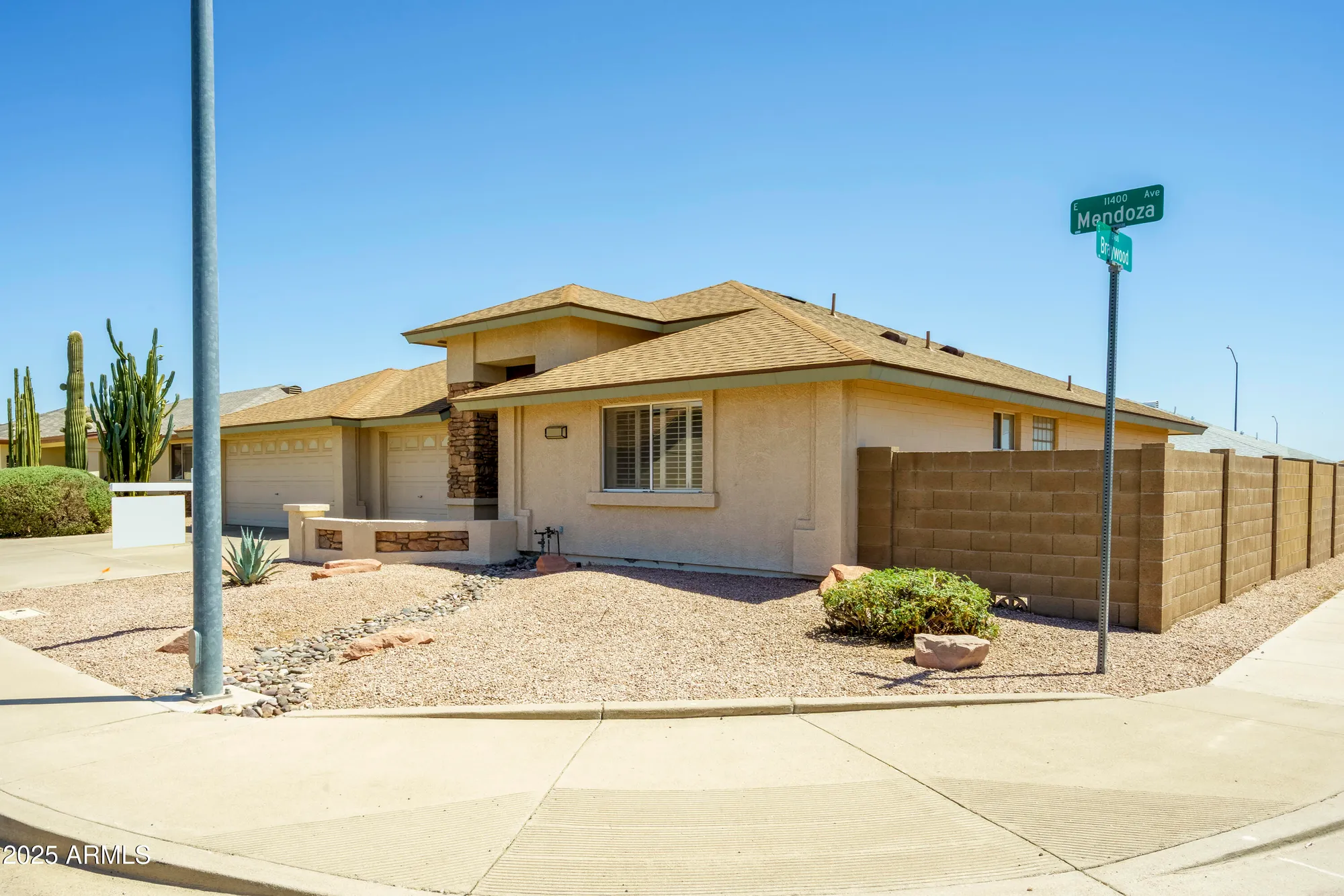 Property Slideshow image 4 of 19 | 11447 e mendoza ave, Mesa, AZ, 85209