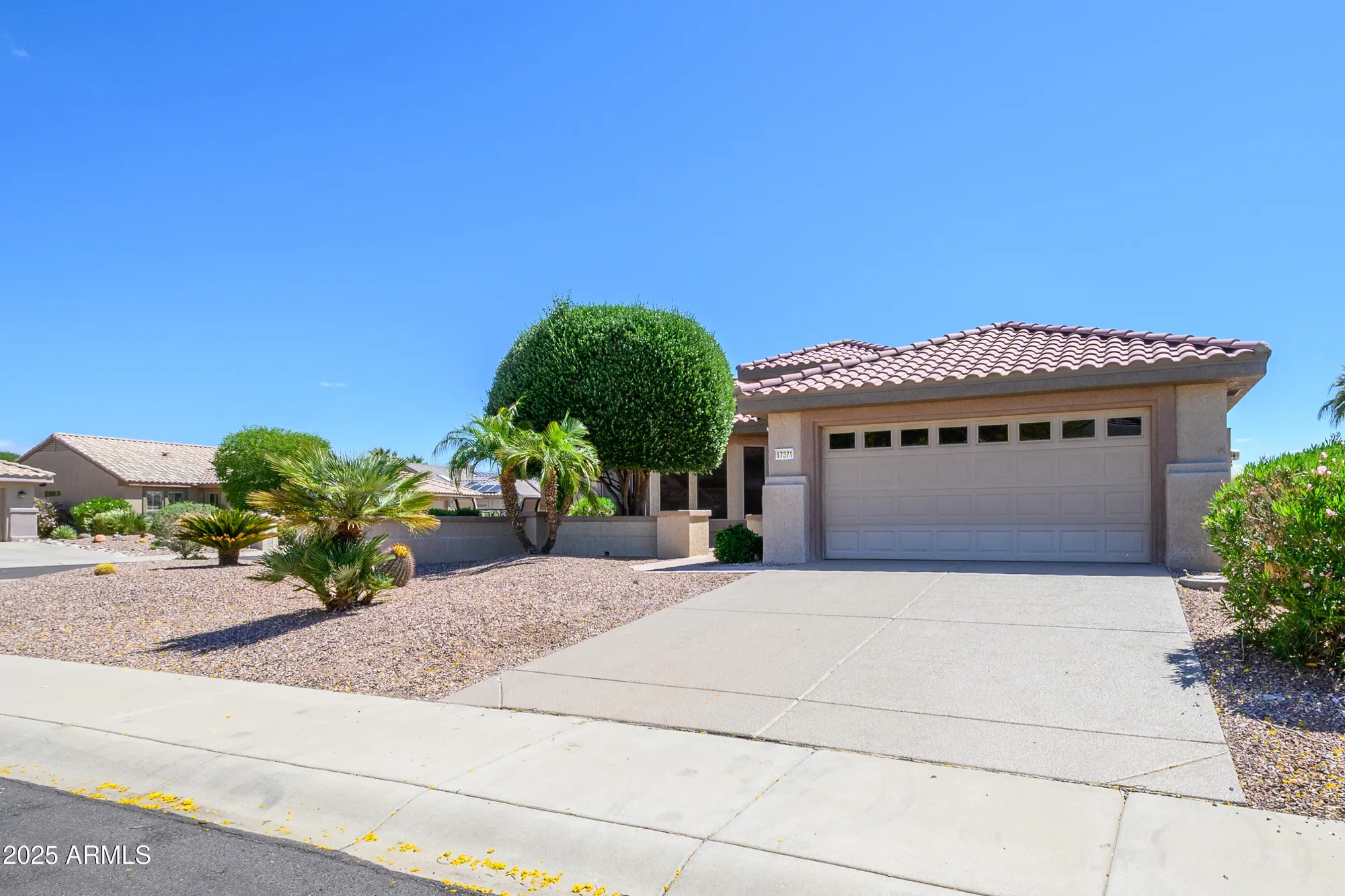 Property Slideshow image 2 of 35 | 17371 n natura trl, Surprise, AZ, 85374