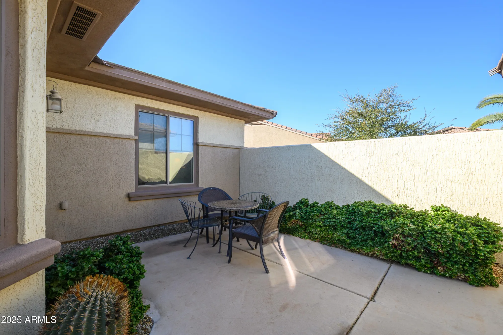 Property Slideshow image 10 of 29 | 21003 n circle cliffs dr, Surprise, AZ, 85387