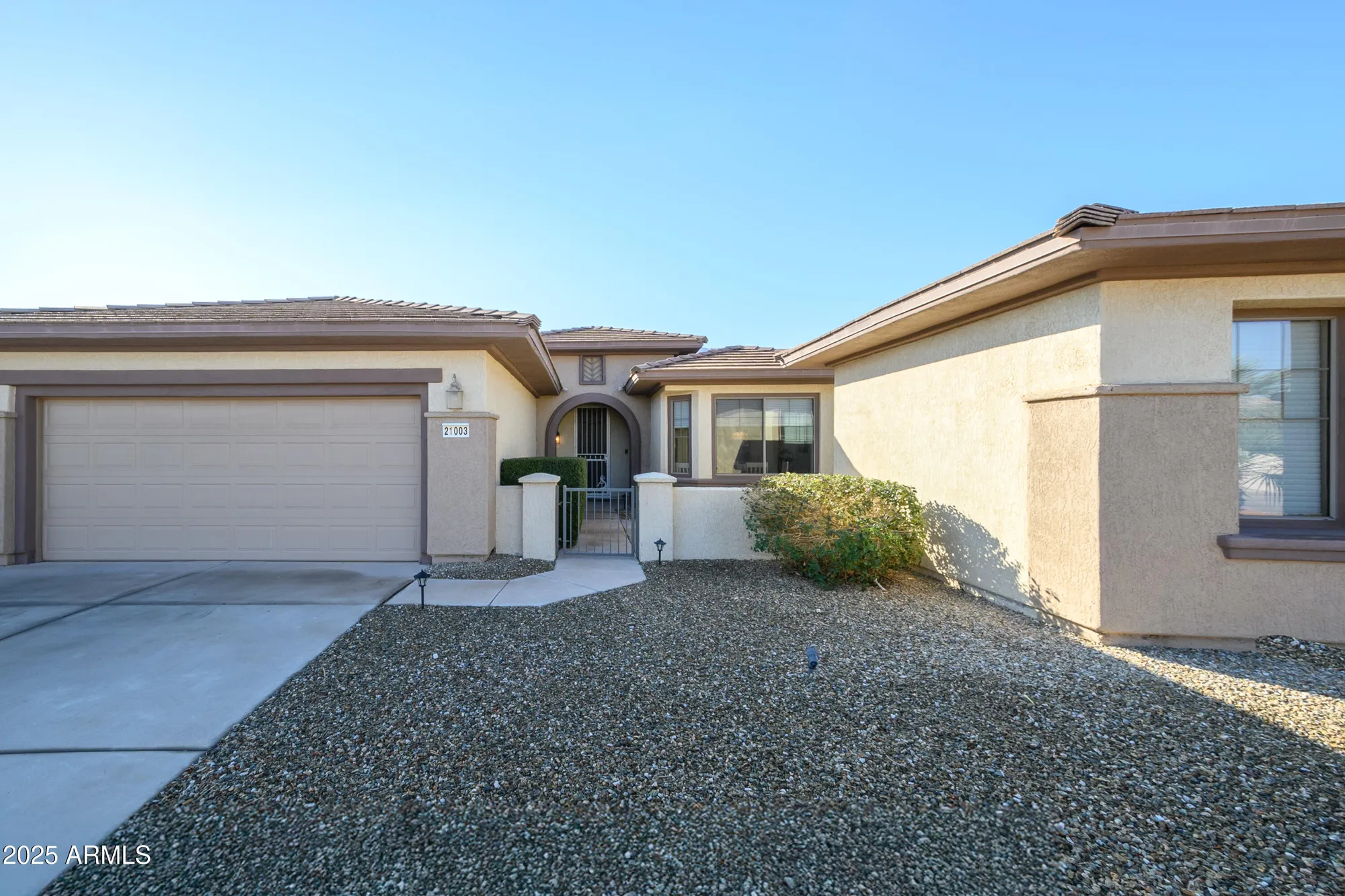 Property Slideshow image 24 of 29 | 21003 n circle cliffs dr, Surprise, AZ, 85387